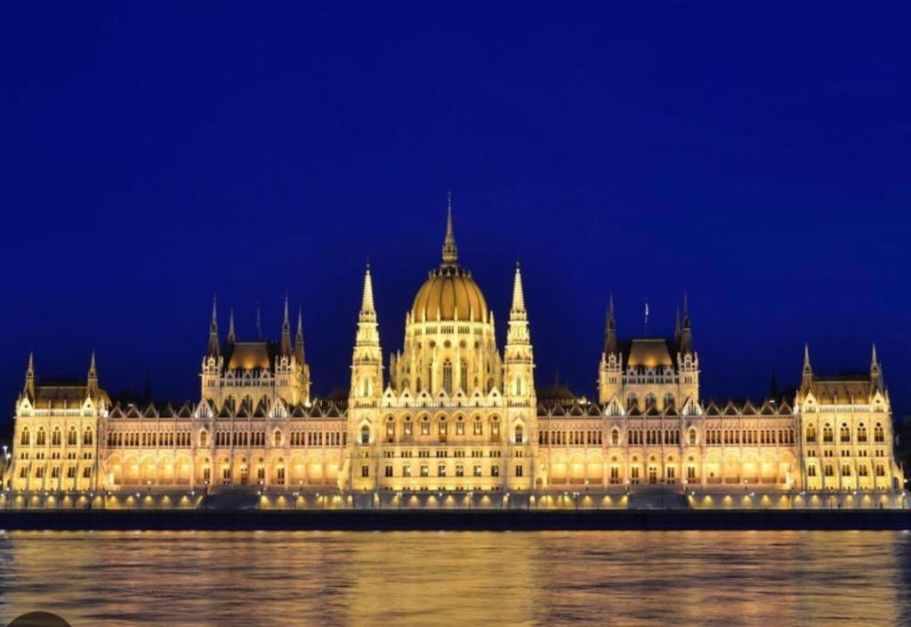 Stylish spot by the River Danube