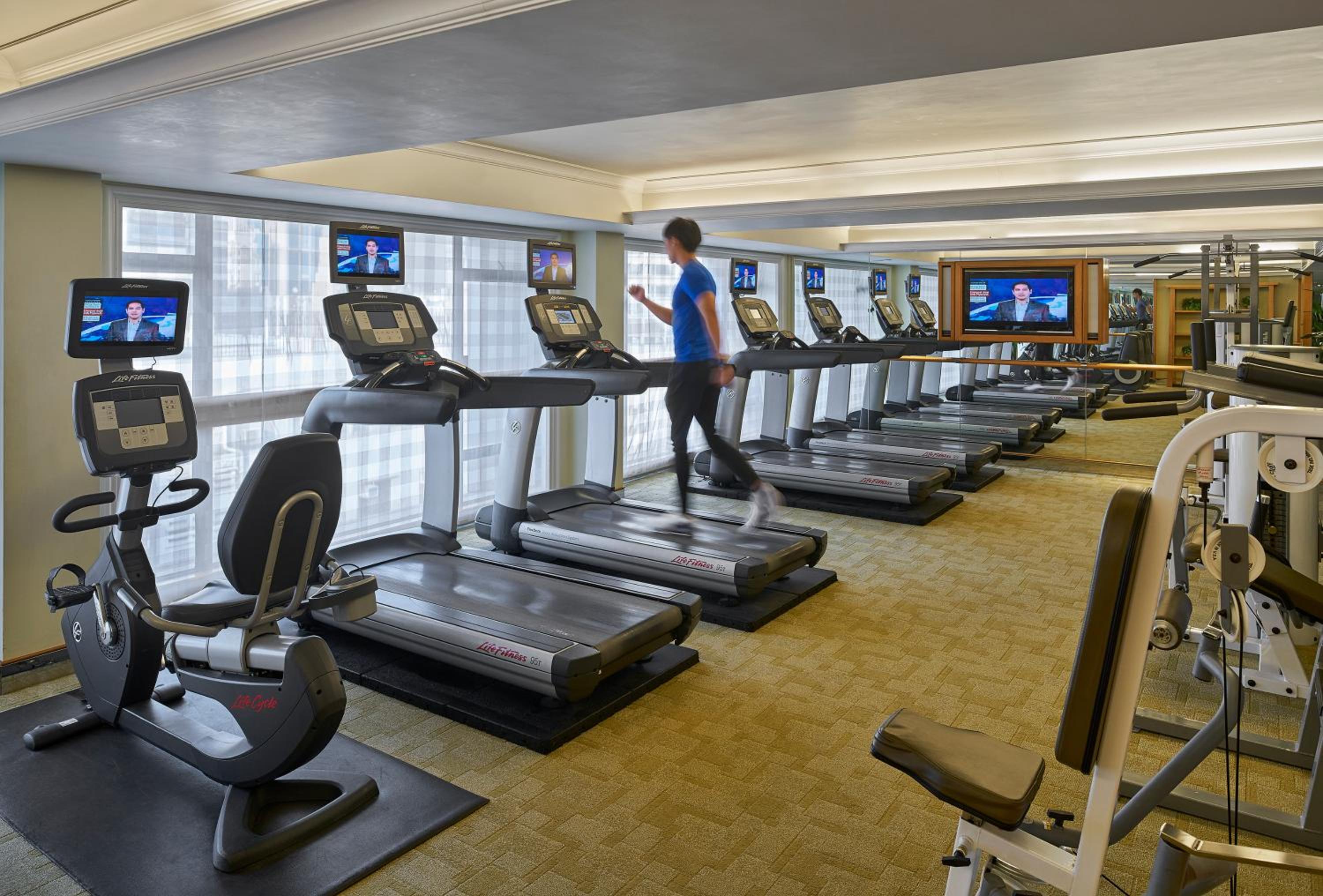 Holiday Inn Golden Mile by IHG 3