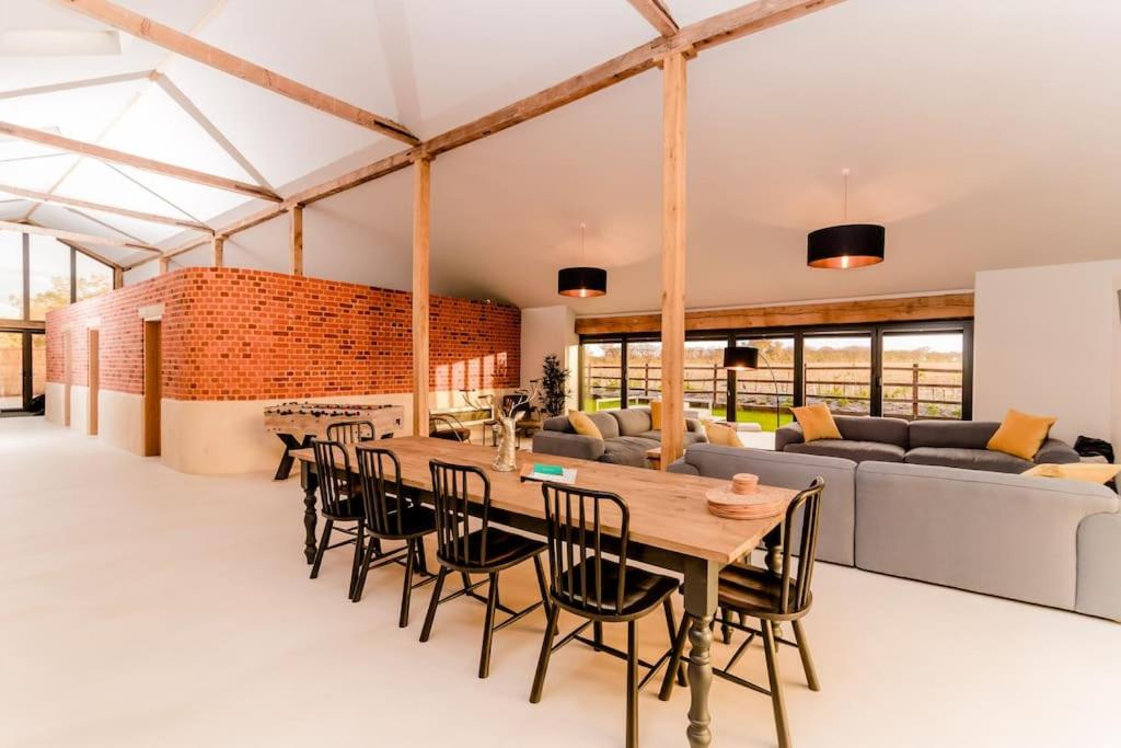 Beautiful Barn Conversion Close To The Broads view 5