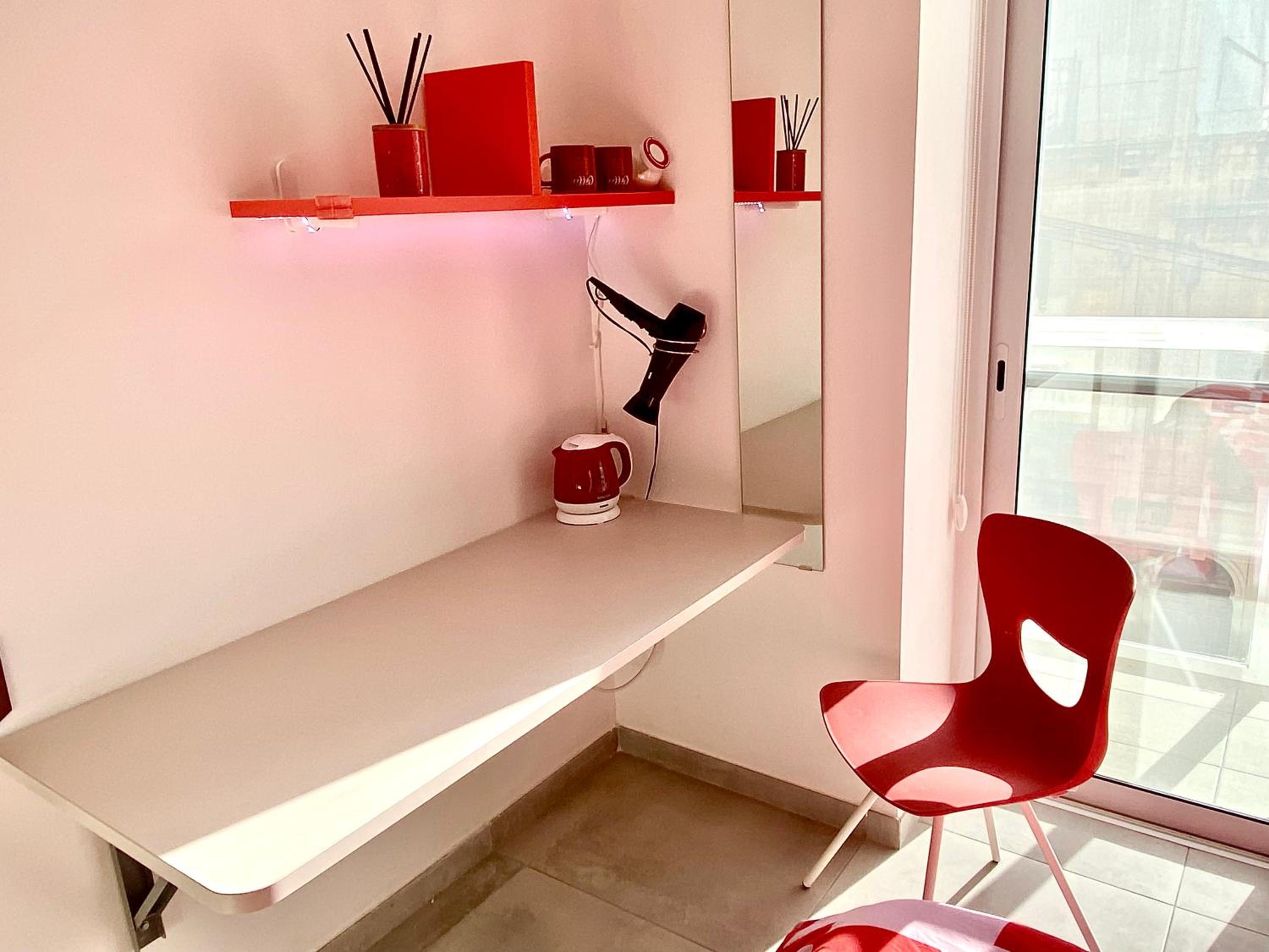 Central Private En-Suite with Balcony in shared residence