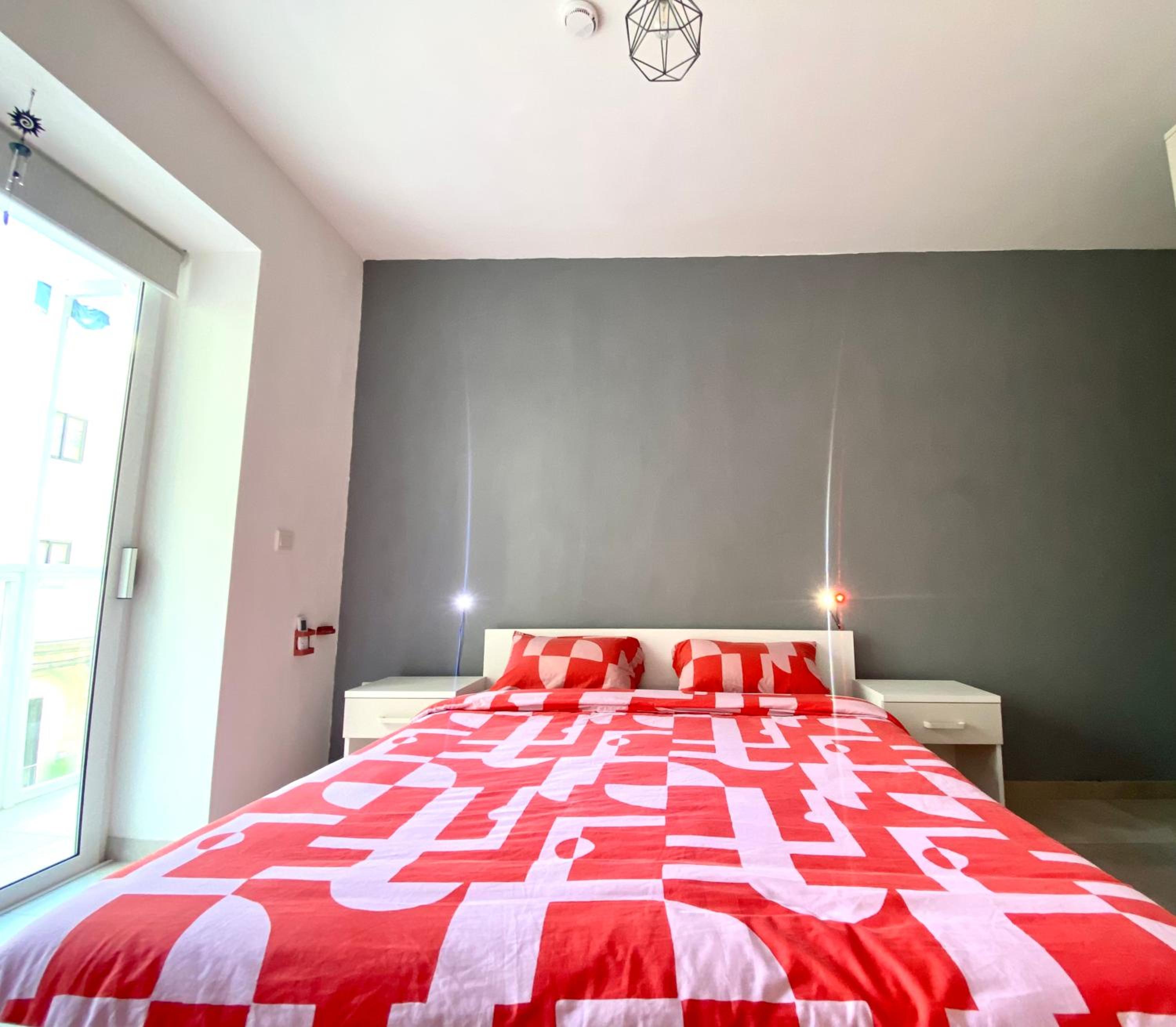 Central Private En-Suite with Balcony in shared residence