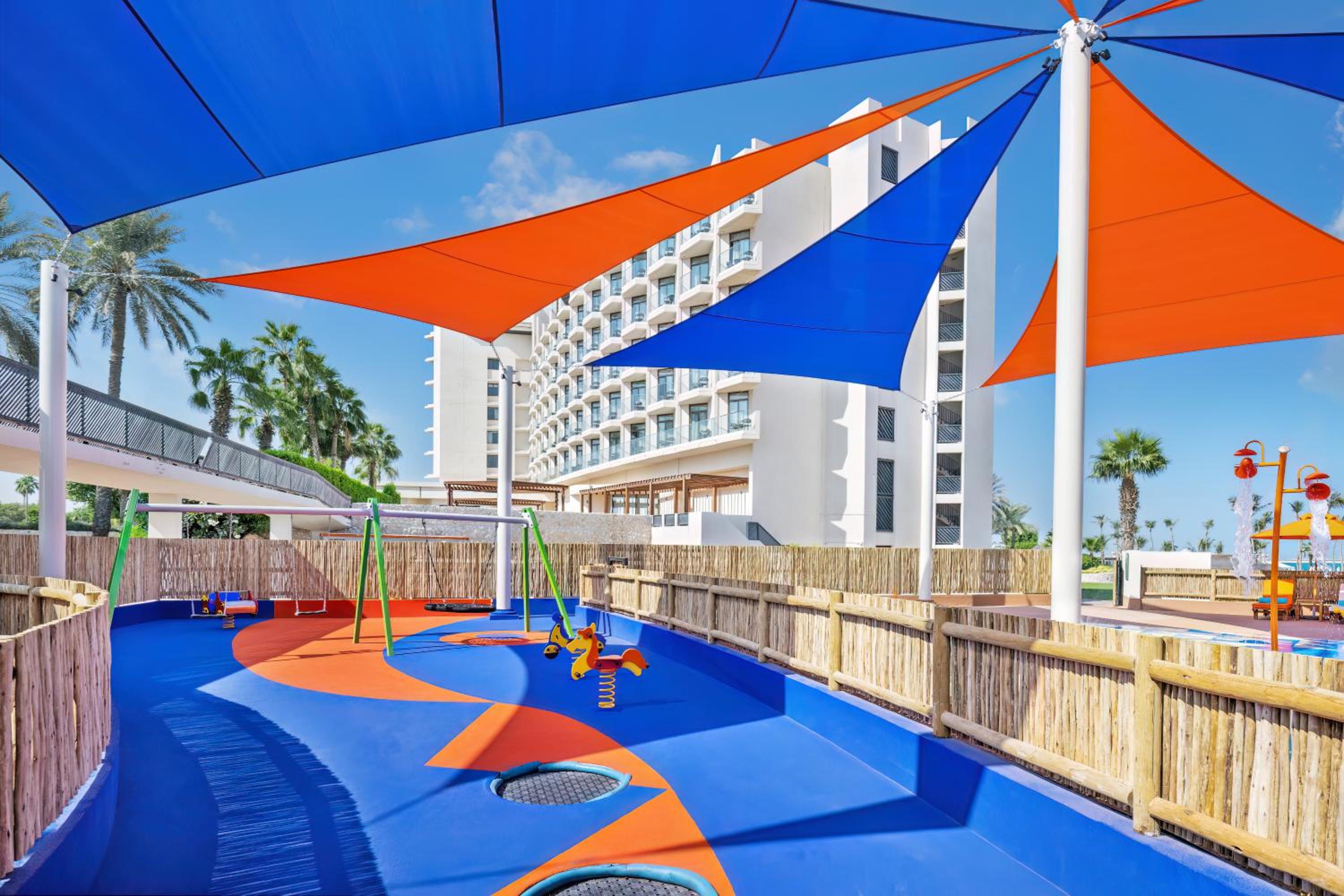 JA Beach Hotel, Dubai