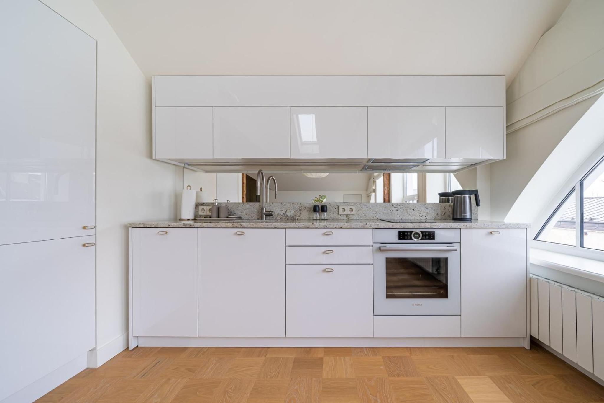 Bright Designer Apartment In City Centre view 5