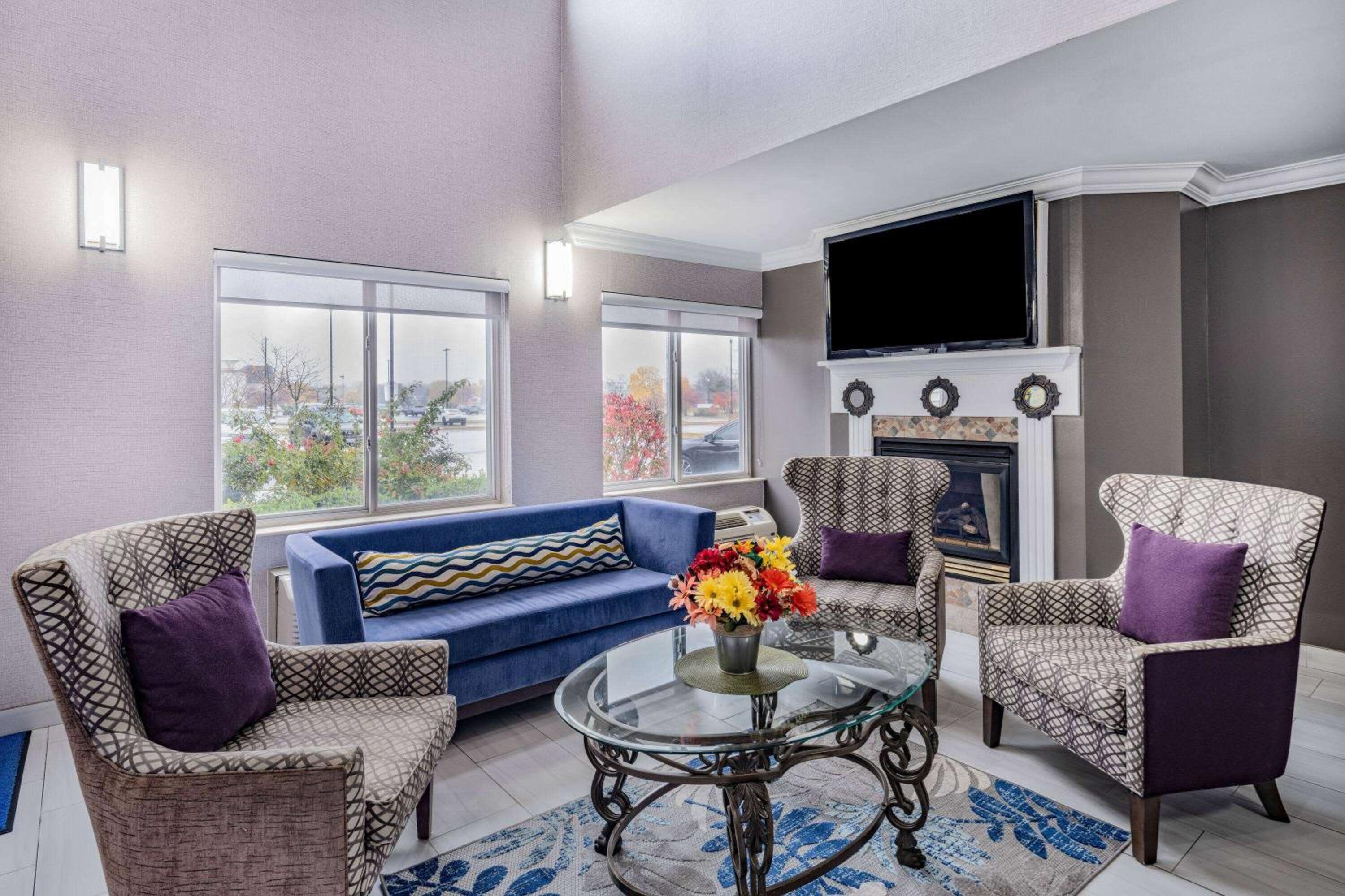 Gurnee Vacations - Baymont by Wyndham Gurnee - Property Image 8