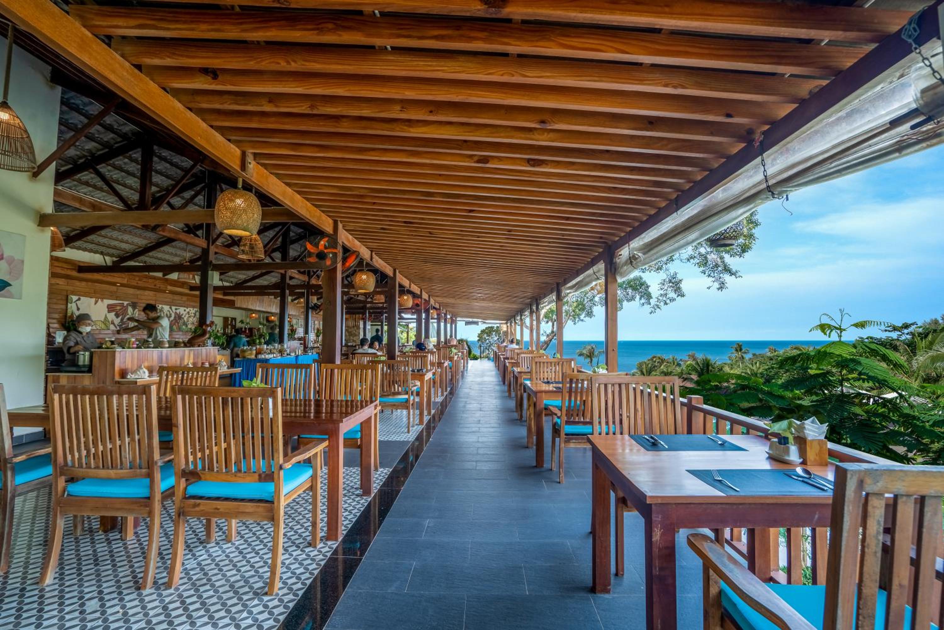 Camia Resort & Spa