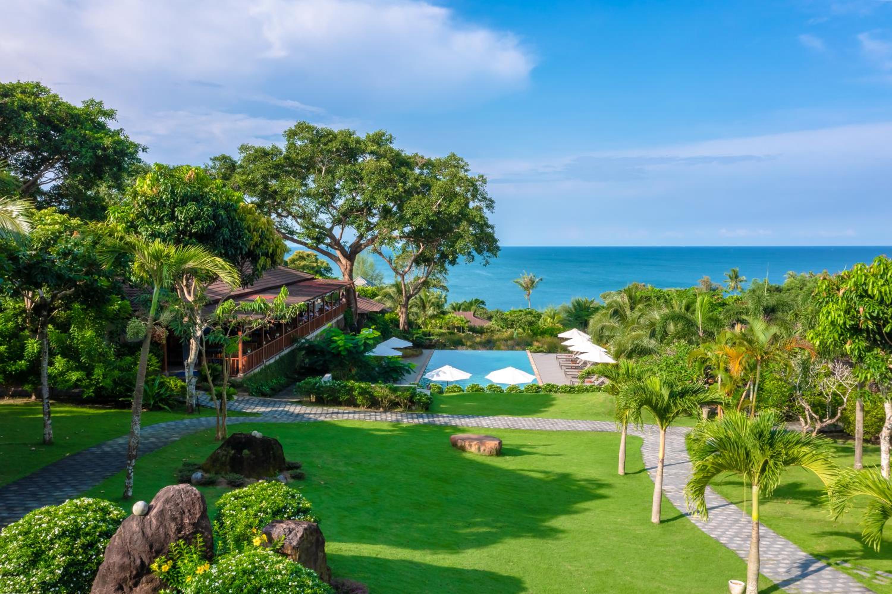 Hotel Camia Resort & Spa - Image 1