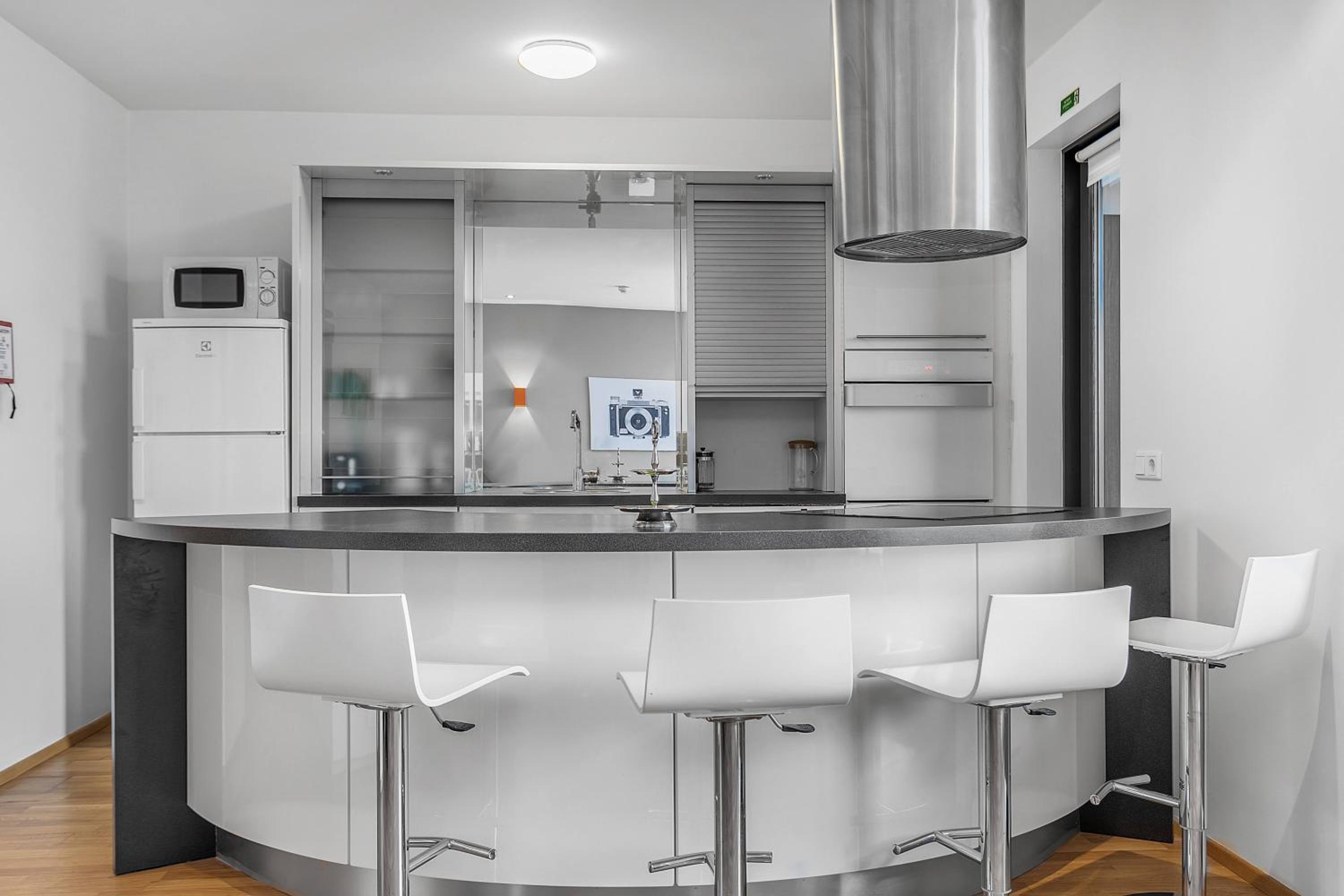 Sunny Apartment - By the Sea in City Center view 4