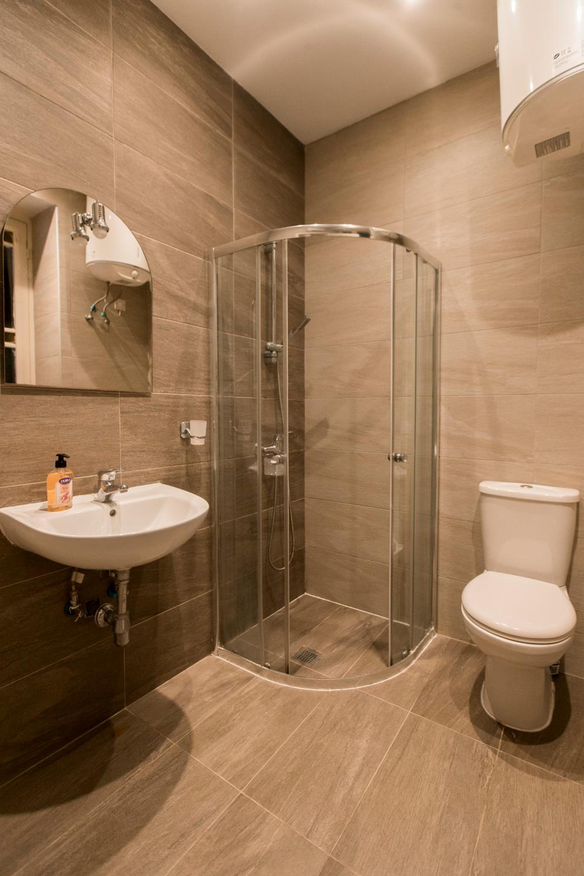 GB Suites - Triplex Apartment view 3