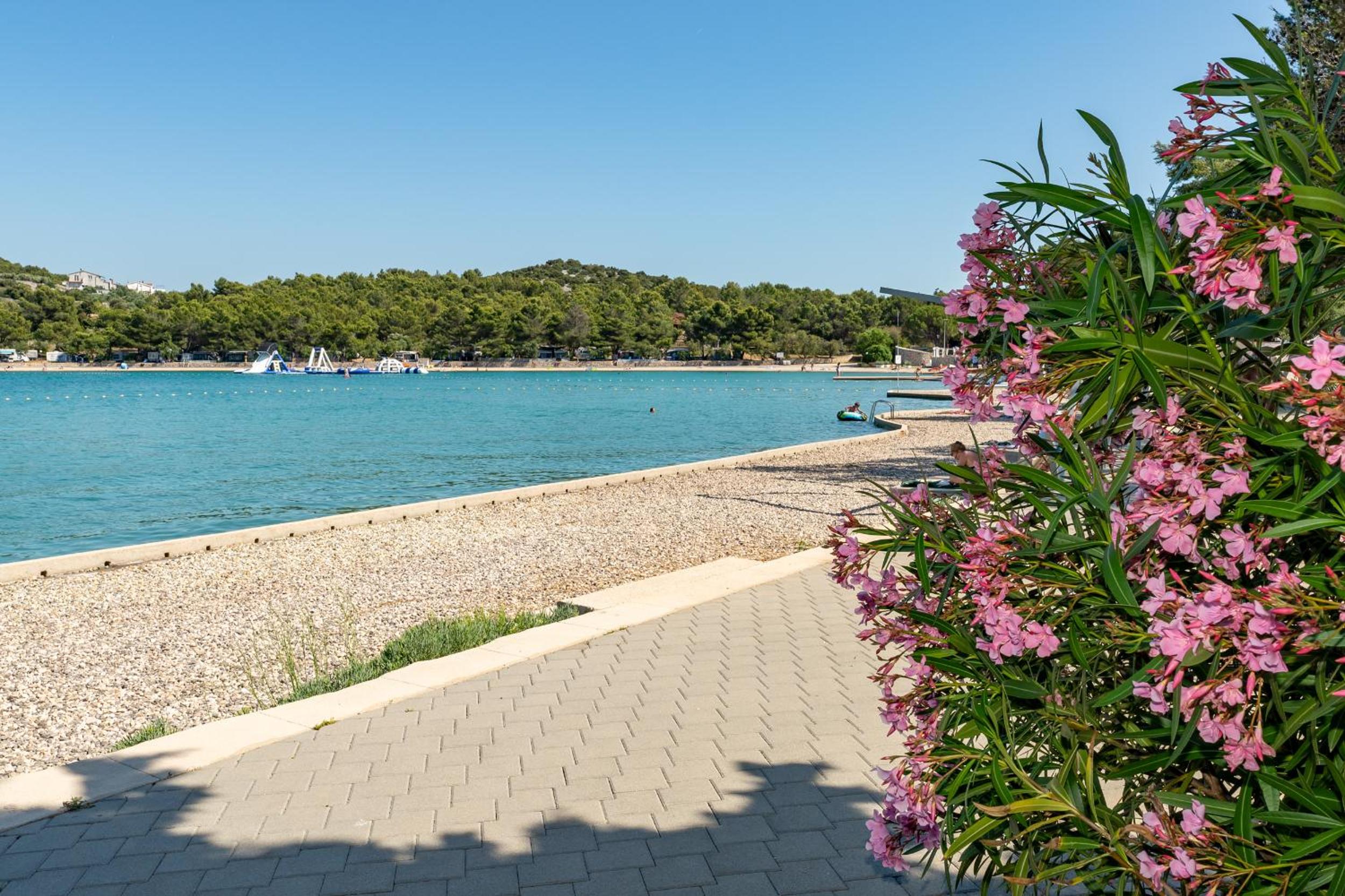 Apartments Jezera Lovišća view 2