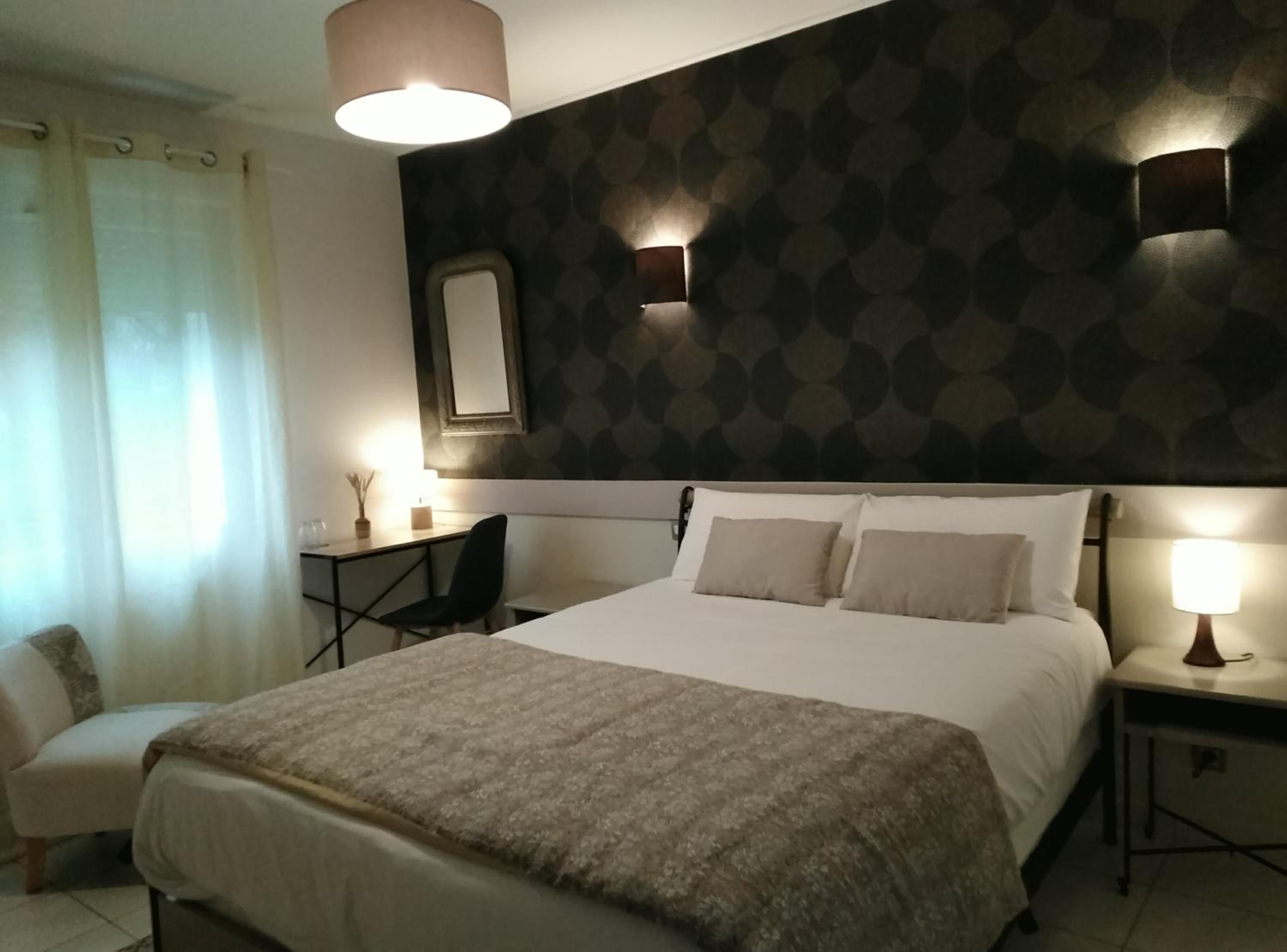 La Girouardière en La Flèche — hotel room