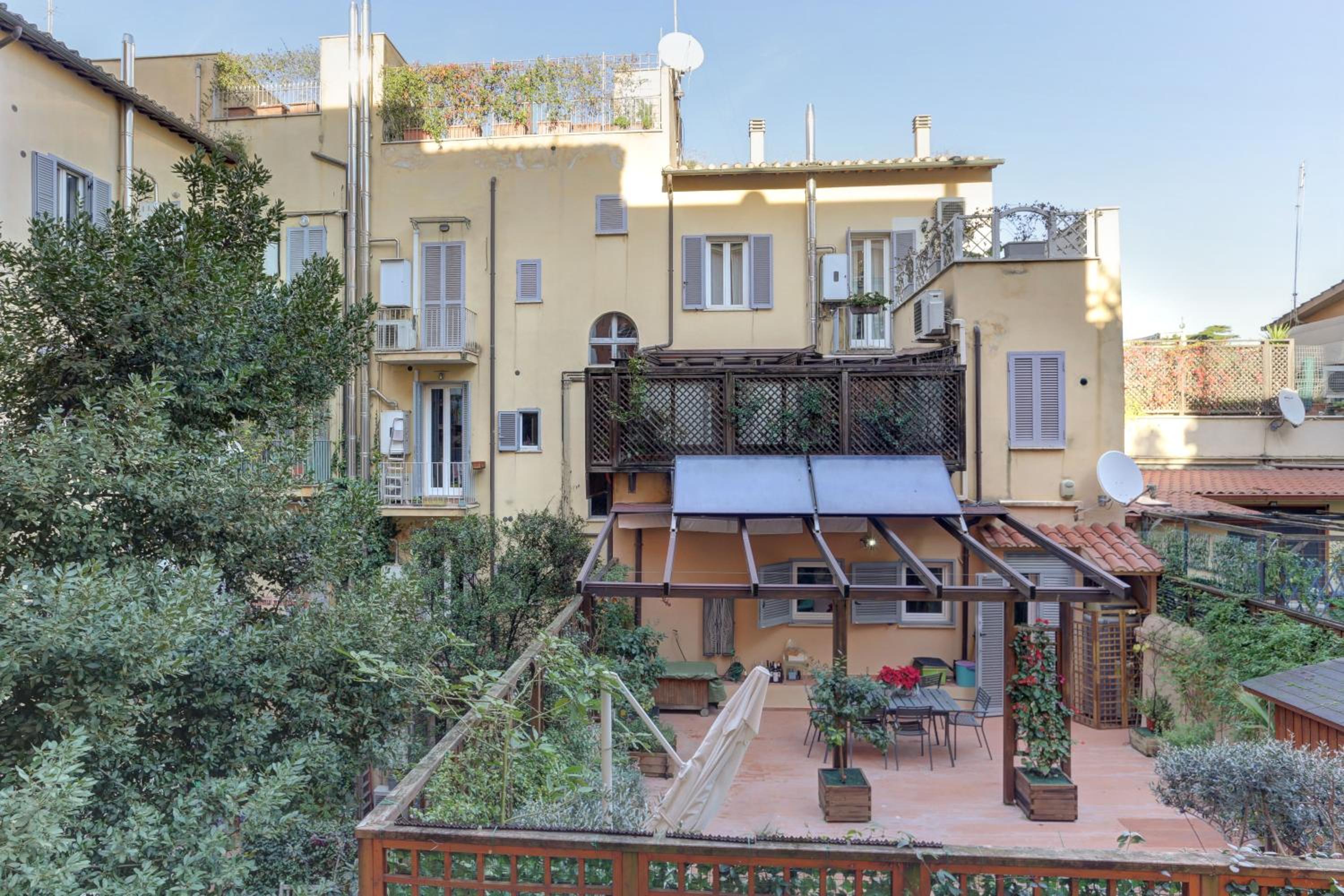 CAPO D'AFRICA 48 - HOME AND MORE