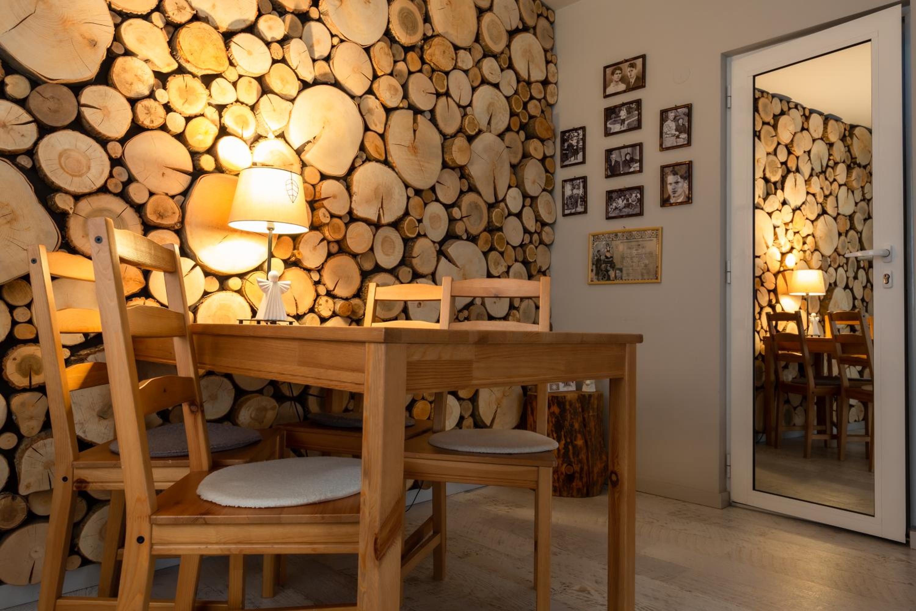 Къщи за гости Сноуфлейк Snowflake Chalet and Snowflake Lodge