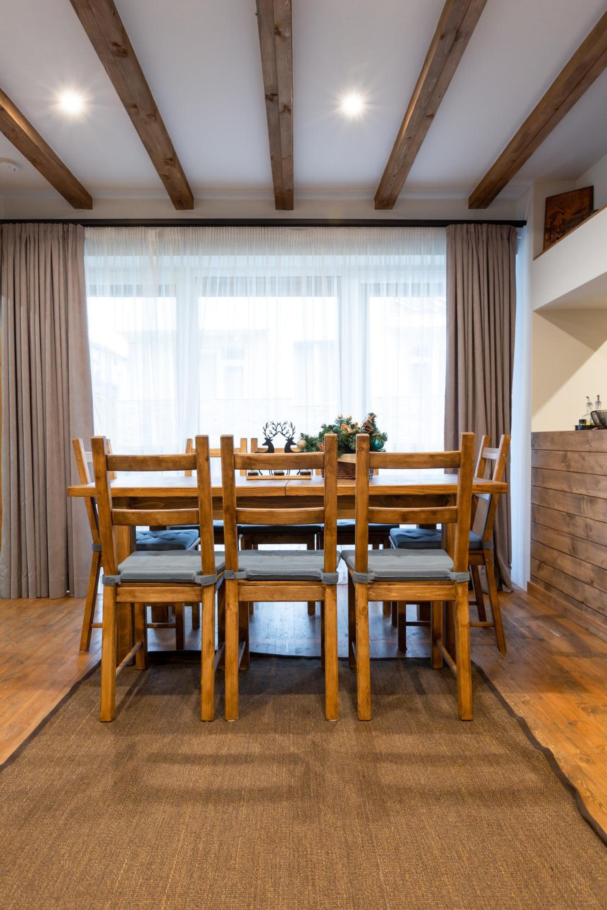 Къщи за гости Сноуфлейк Snowflake Chalet and Snowflake Lodge