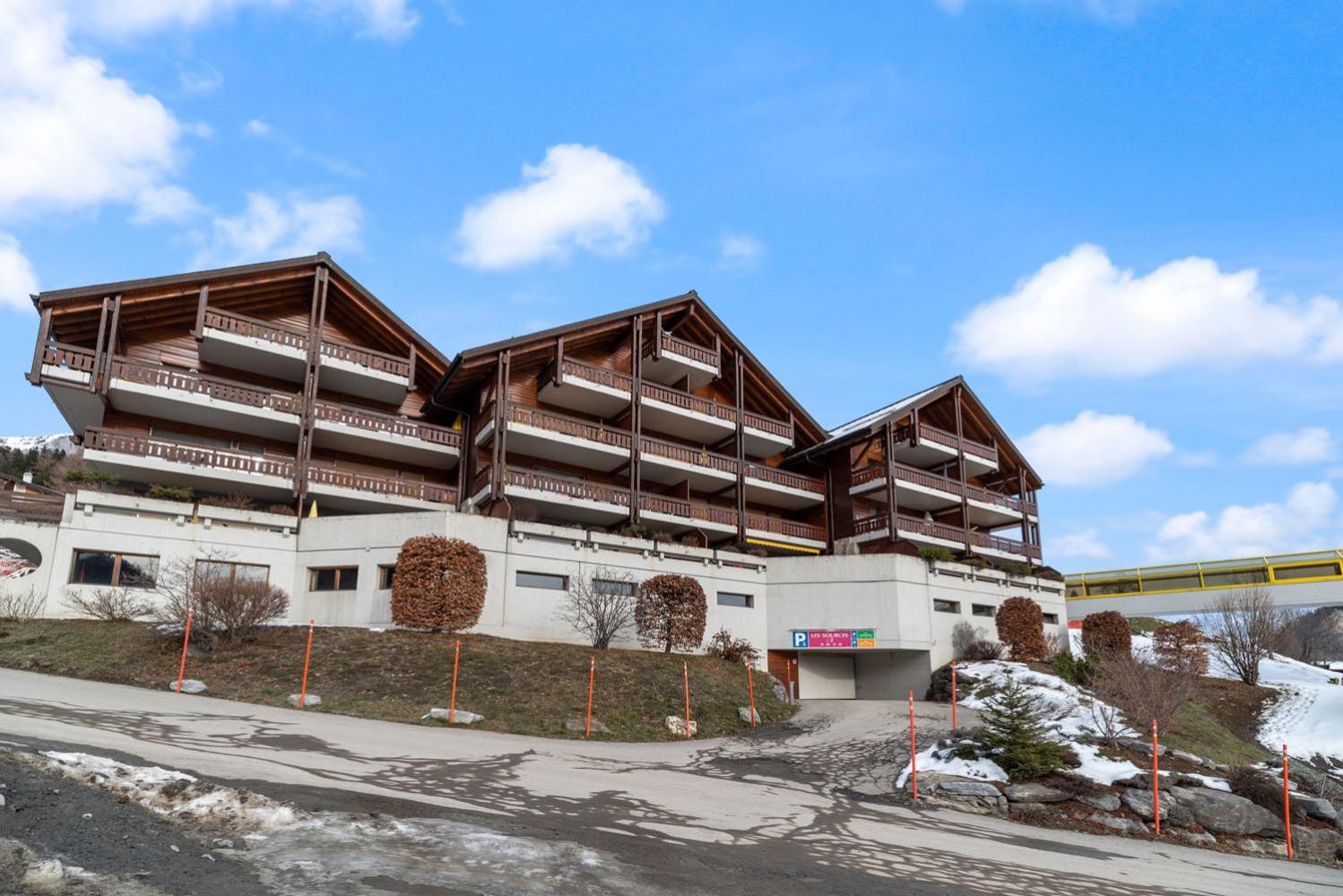 Charmant studio rénové situé dans les bains d'Ovronnaz, immeuble les Sources view 5