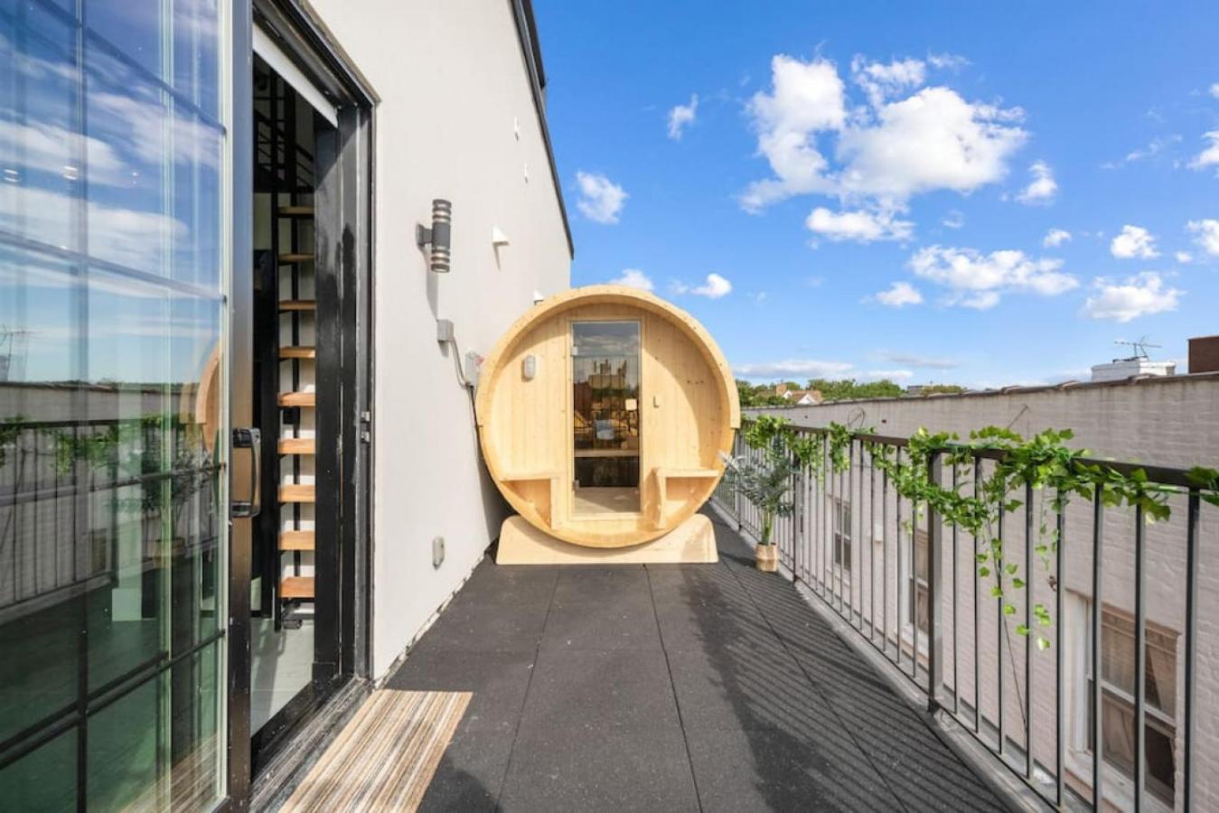 Brooklyn Bay Lofts - Modern Chic Rentals with Rooftop Terrace