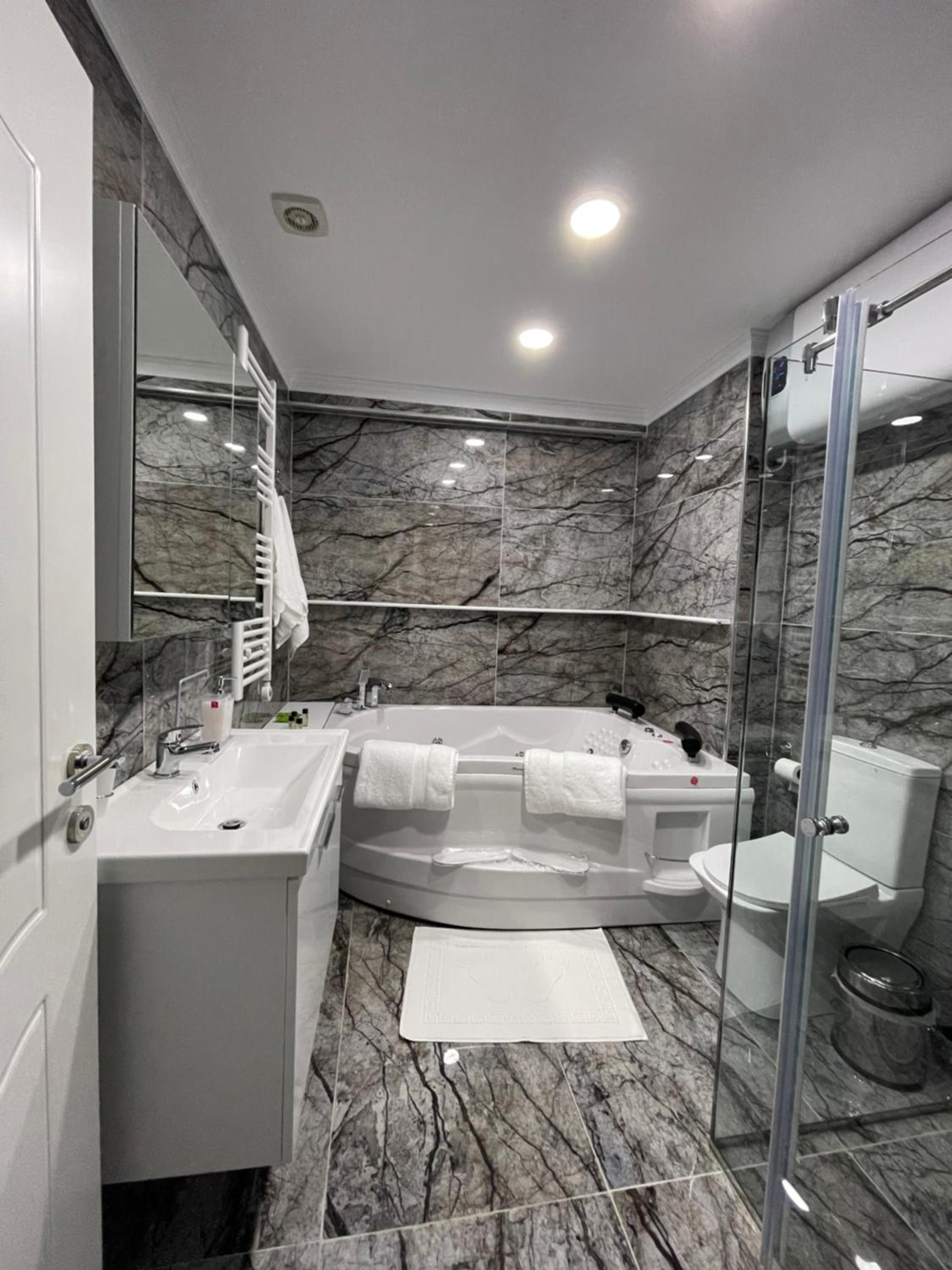 Suite In City Center