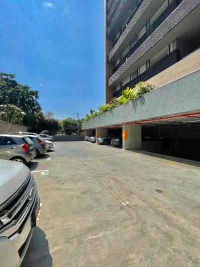 Unique Suite in El Poblado CoWork/ GYM / Fast WiFi