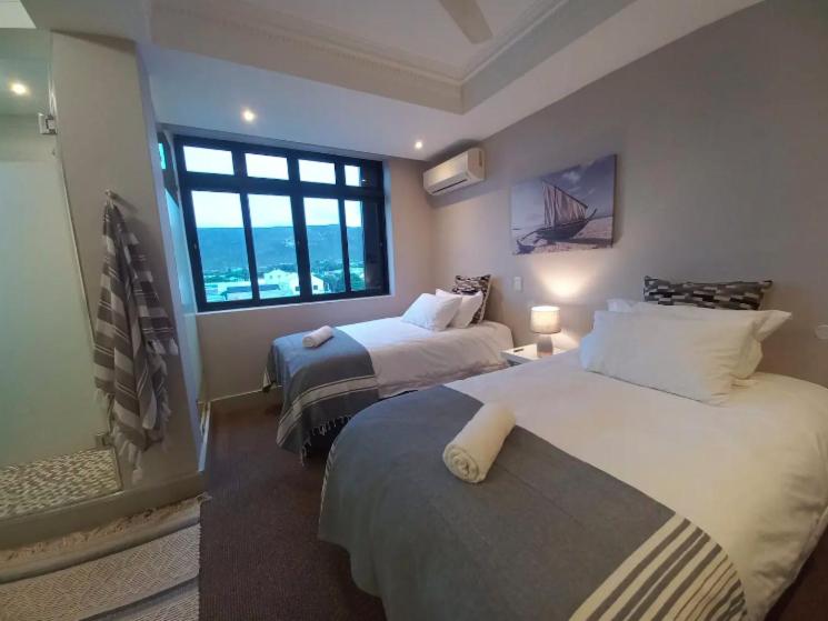 Ocean Penthouse - Hermanus Waterfront Apartments view 2