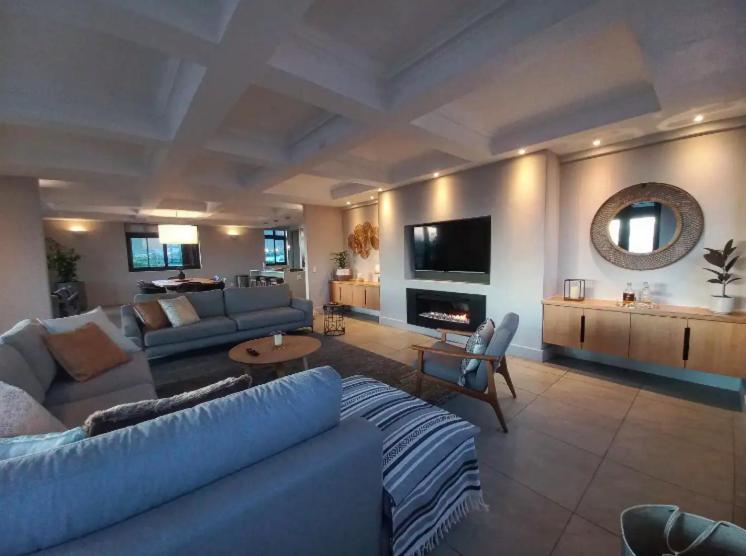 Ocean Penthouse - Hermanus Waterfront Apartments view 5