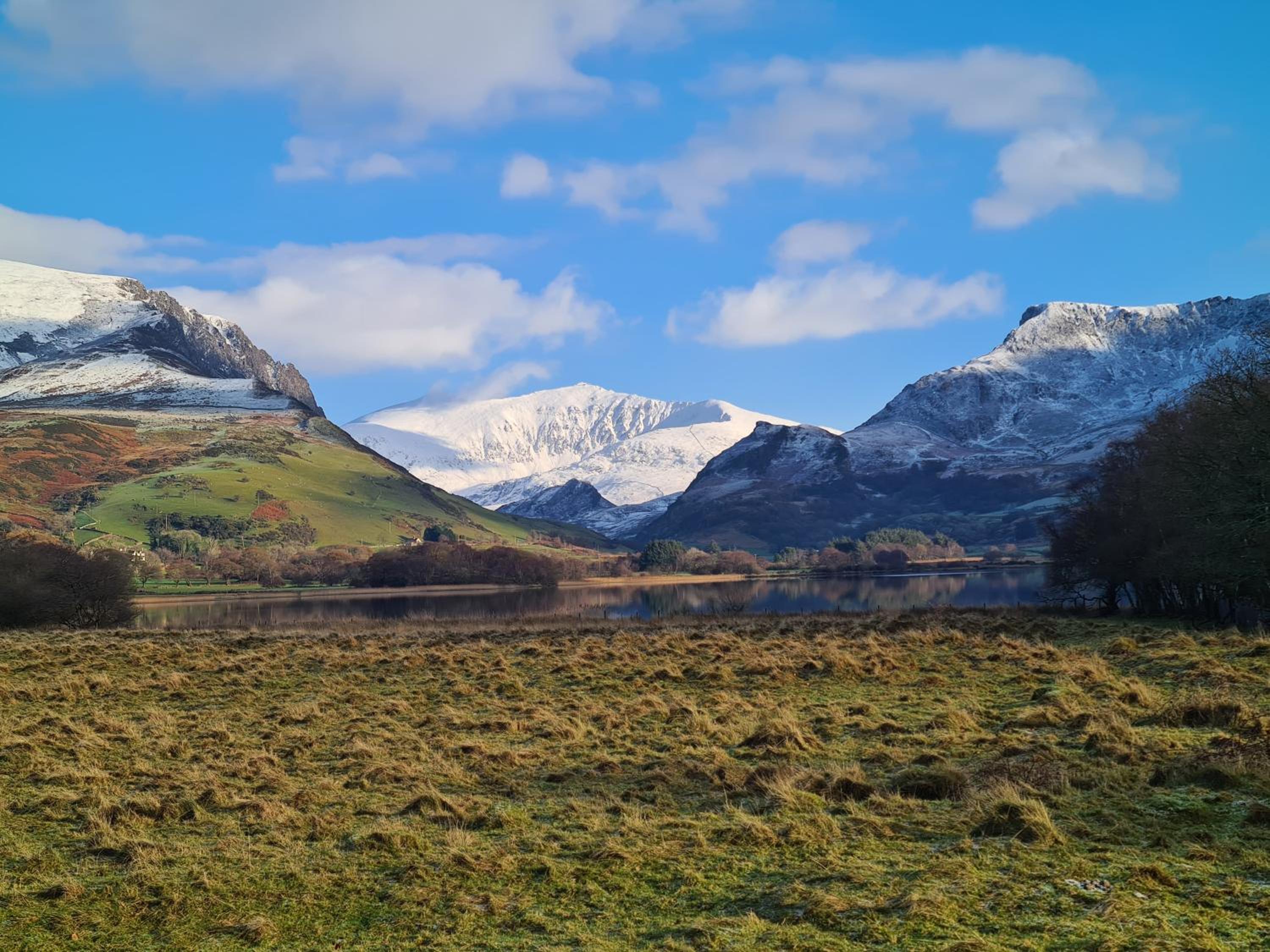 North Wales Cosy Cottage with views near Eryri Snowdonia view 3