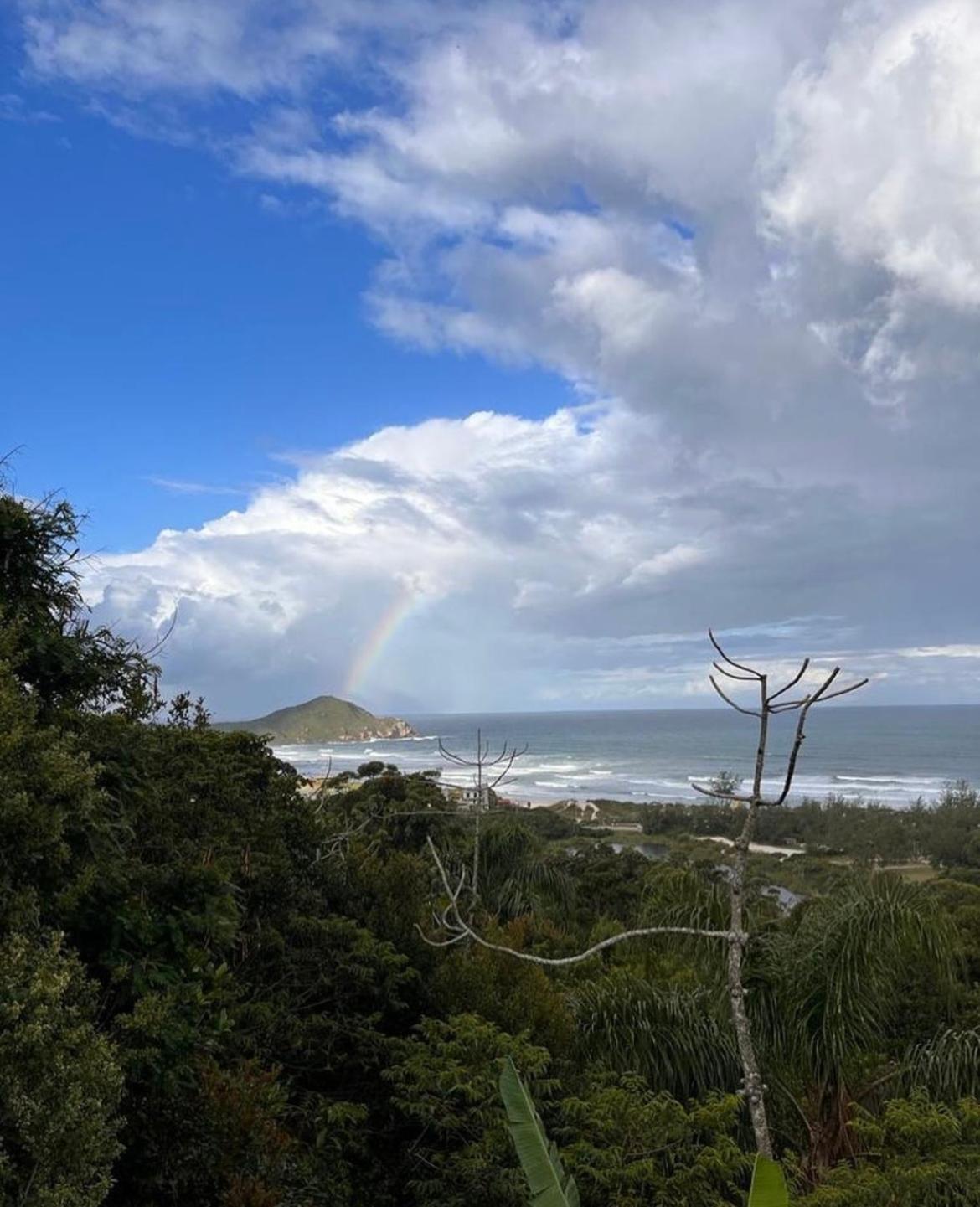 Um lugar mágico, praia do rosa, vista pro mar