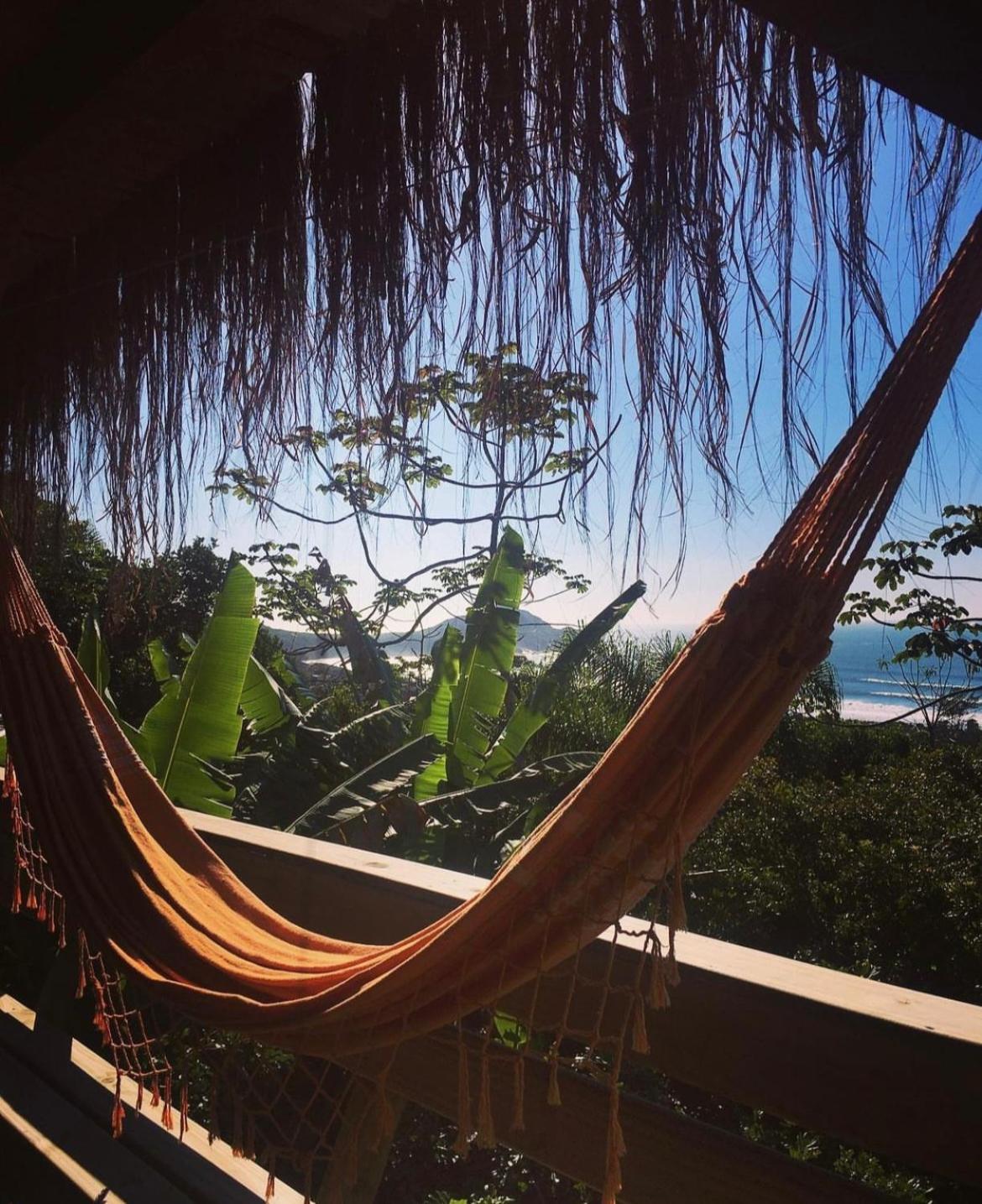 Um lugar mágico, praia do rosa, vista pro mar