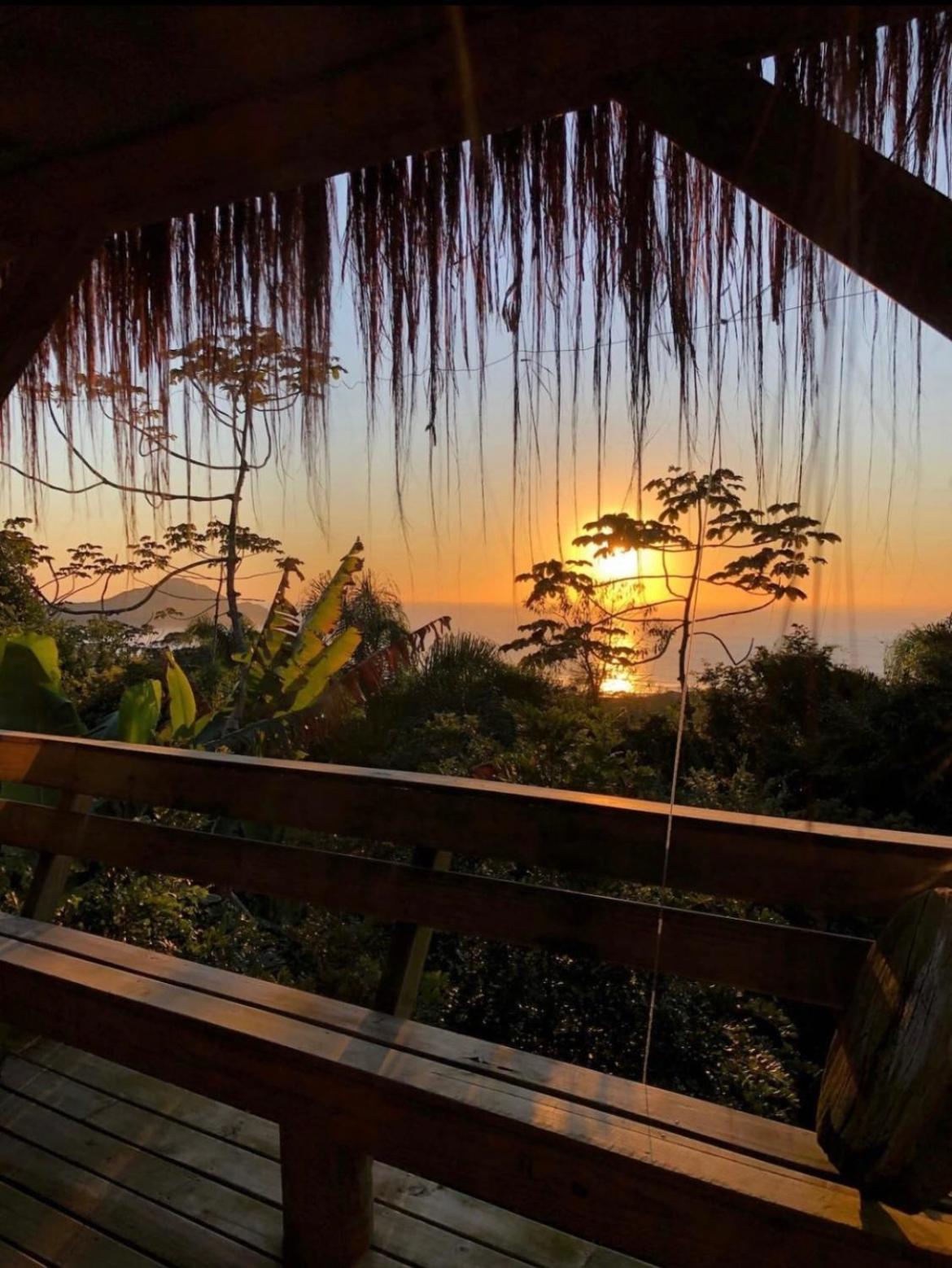 Um lugar mágico, praia do rosa, vista pro mar