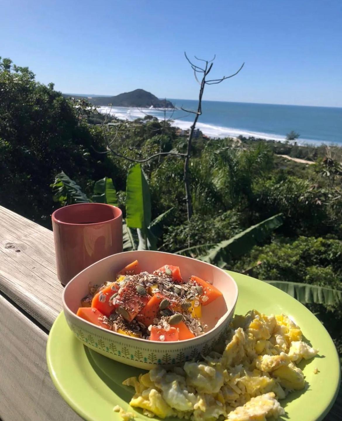 Um lugar mágico, praia do rosa, vista pro mar