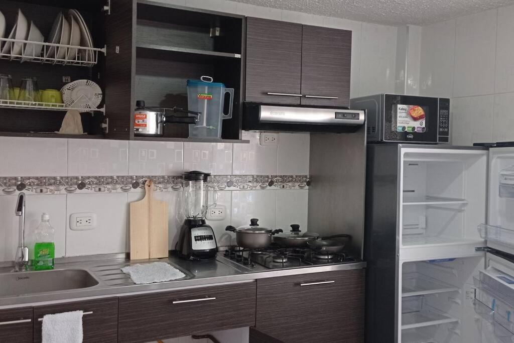 Apartamento Familiar, buena ubicación, amplio cerca al Aeropuerto el Dorado