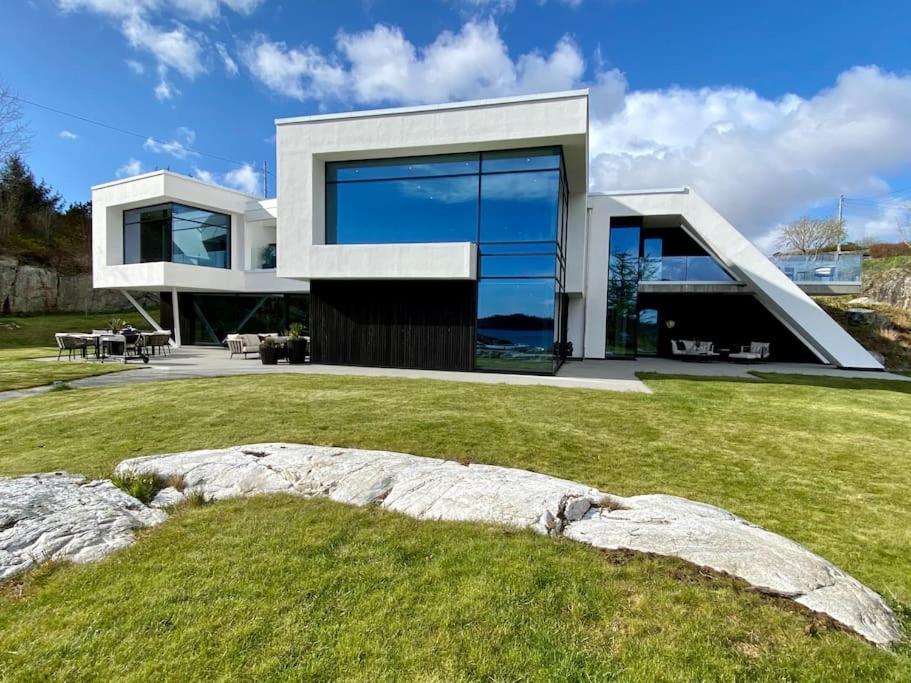 Unique villa by The Norwegian Coast. Private spa view 5