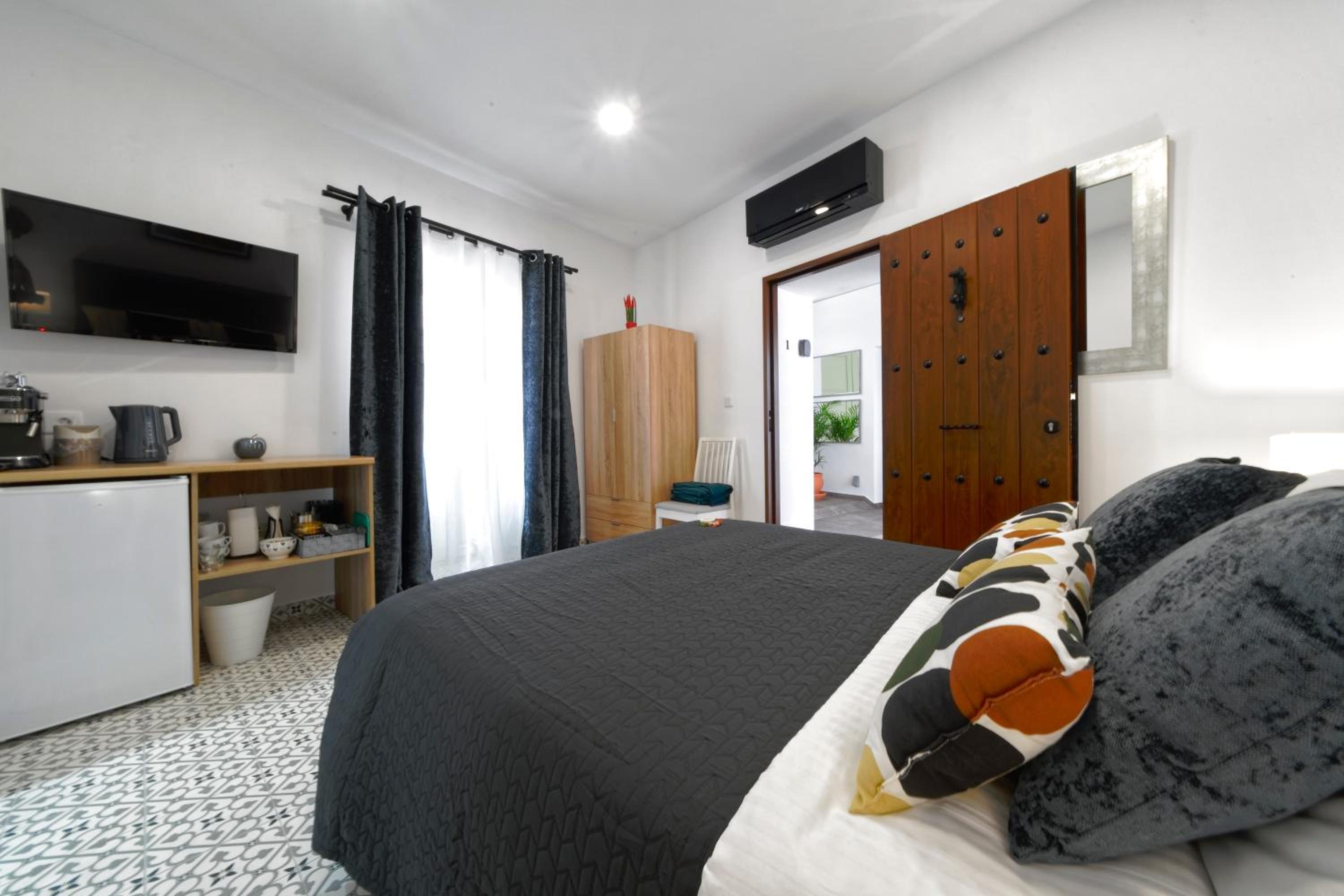 CASA VERDE Comfortable Air-Conditioned Modern Apartments