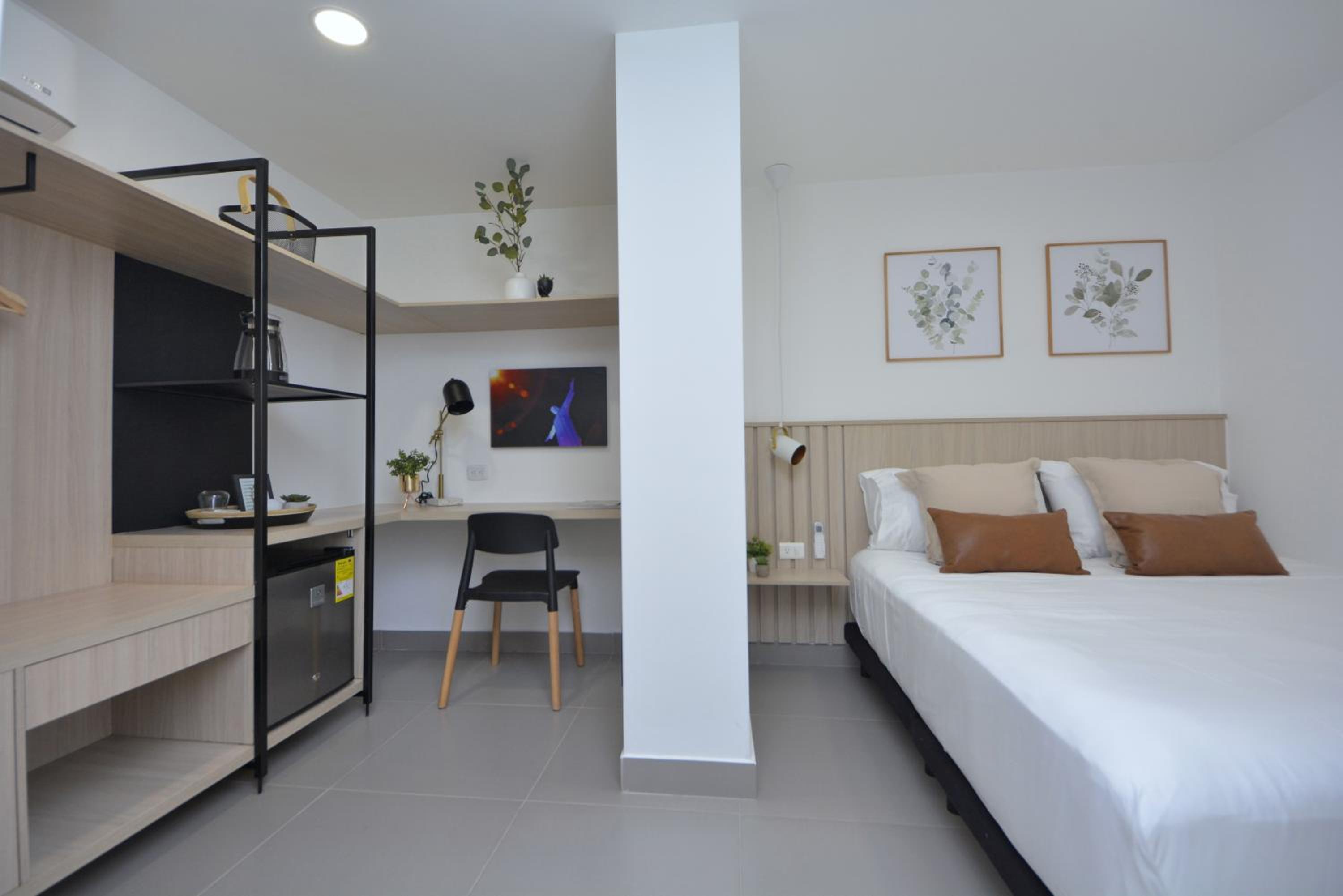 Reset (Hotel-Cafe-Coworking)