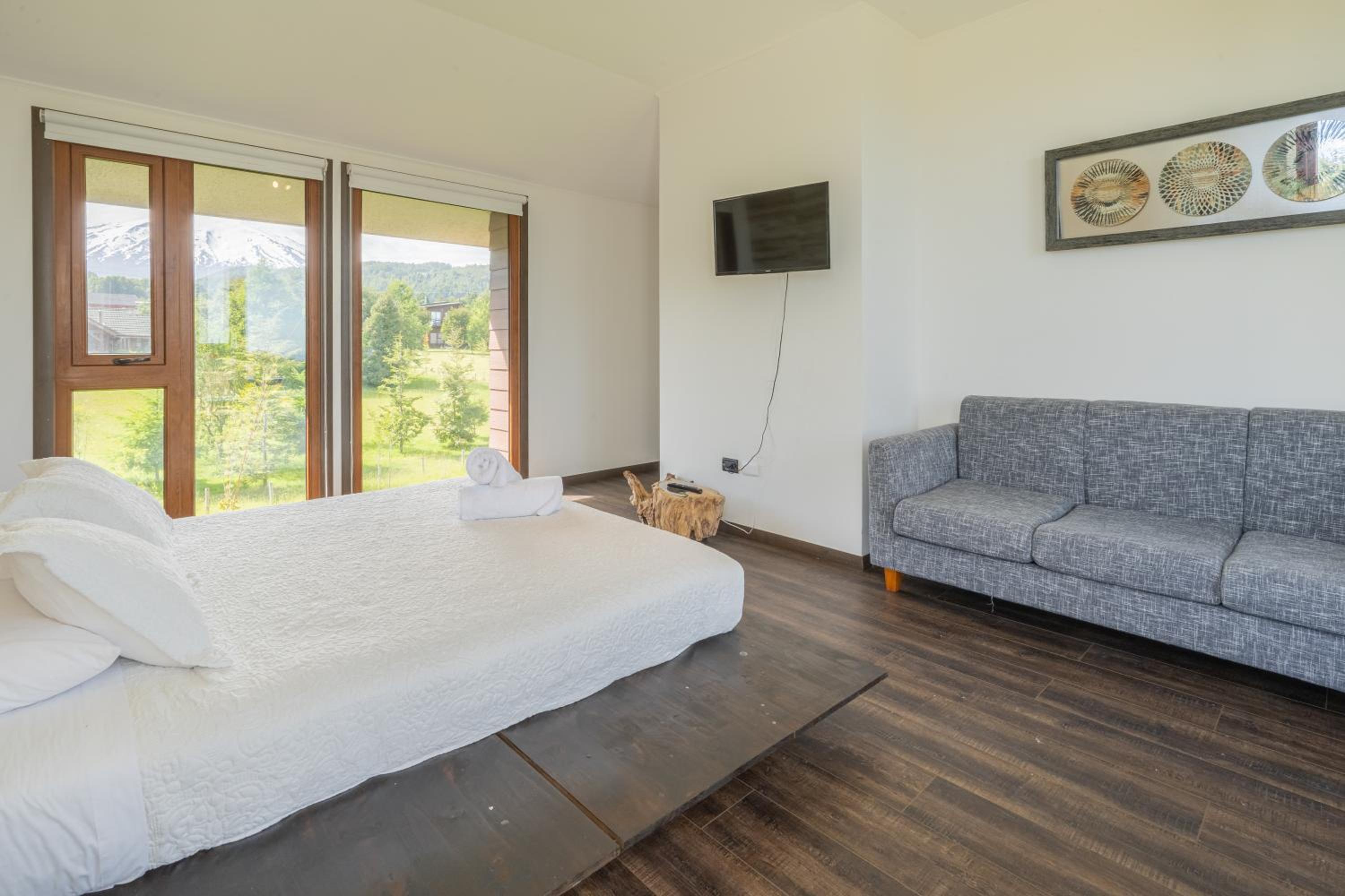 Ladera Loft with Views