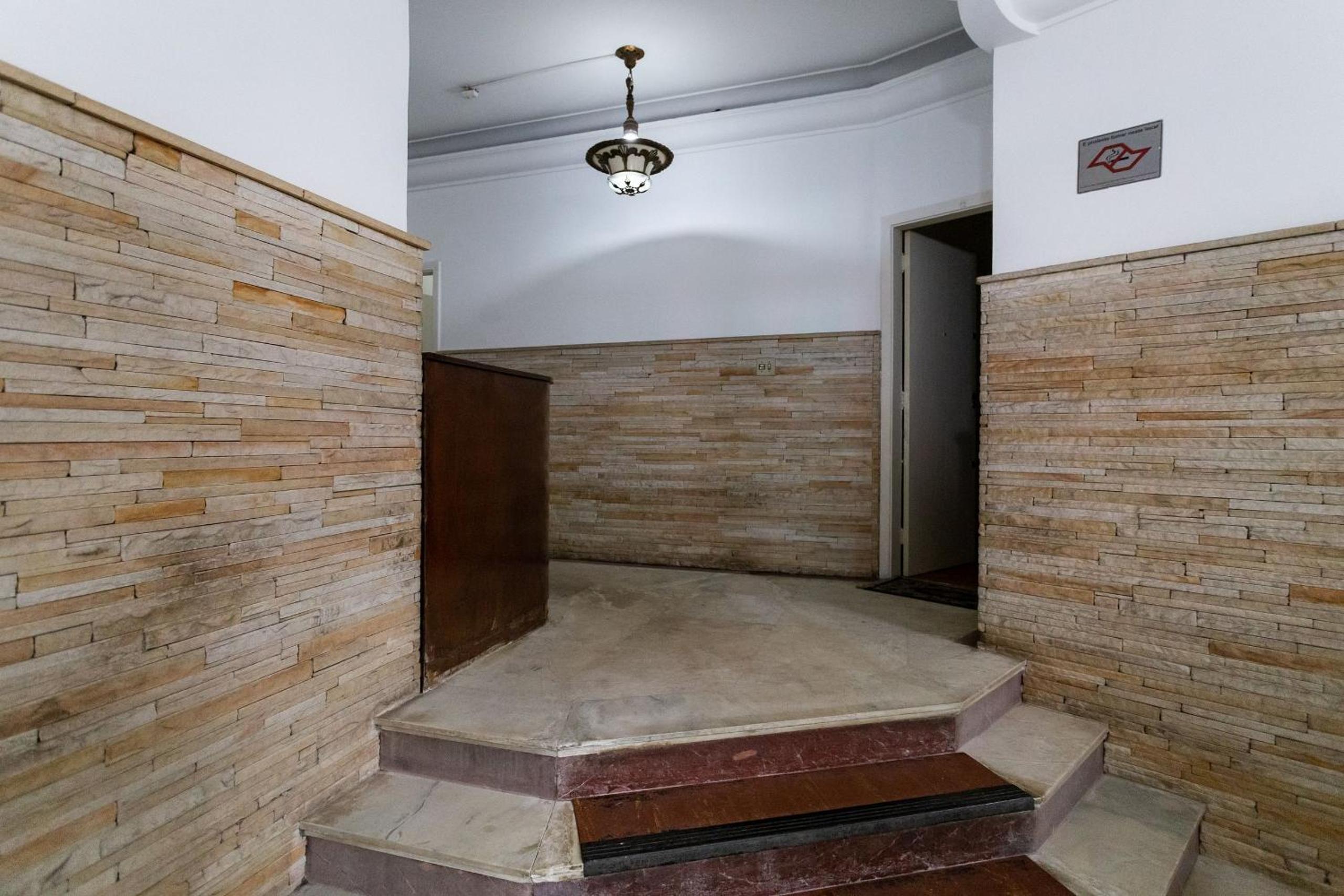 Heater, laundry and comfort near the subway