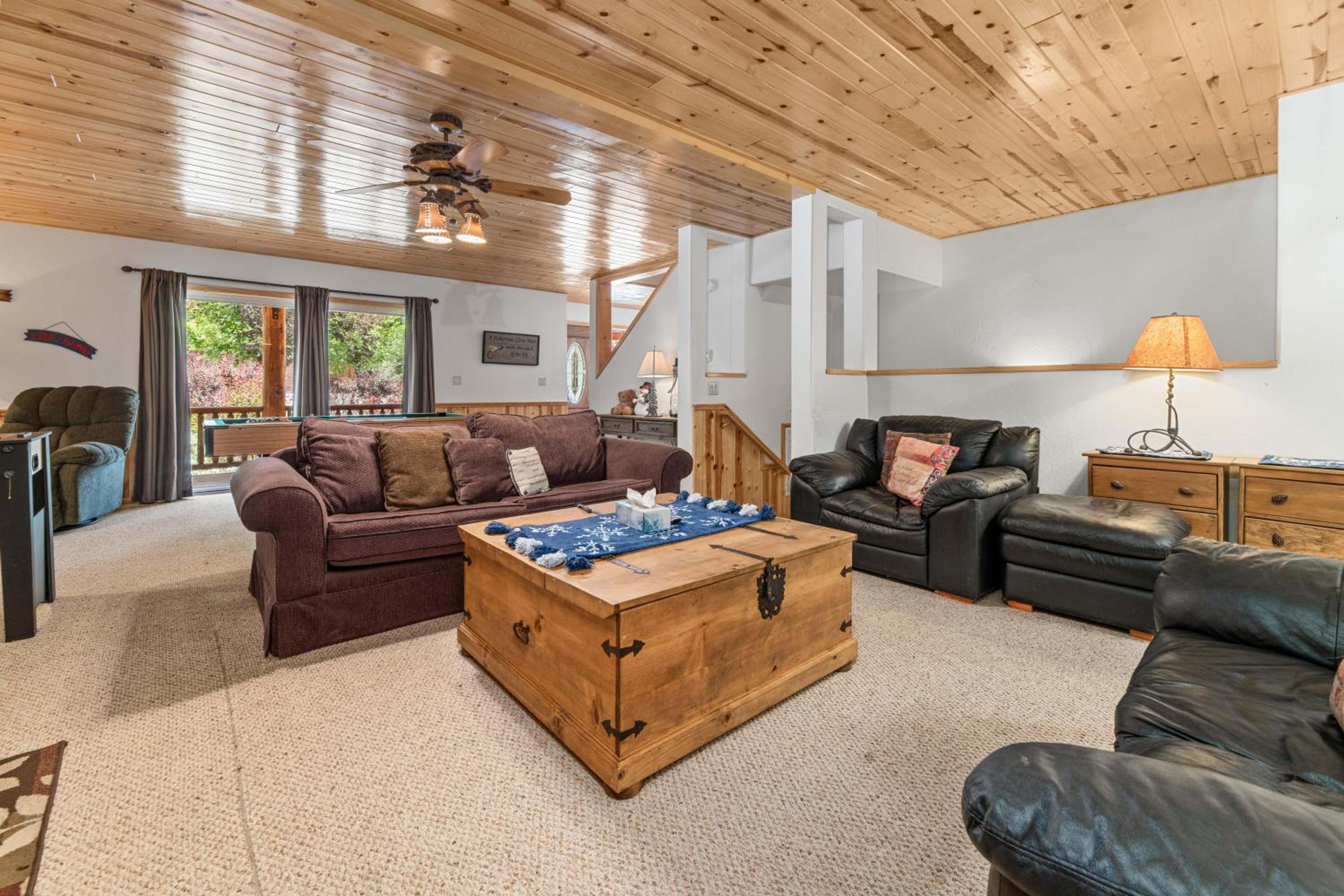 Juniper Chalet - Close to Lake and Slopes view 4