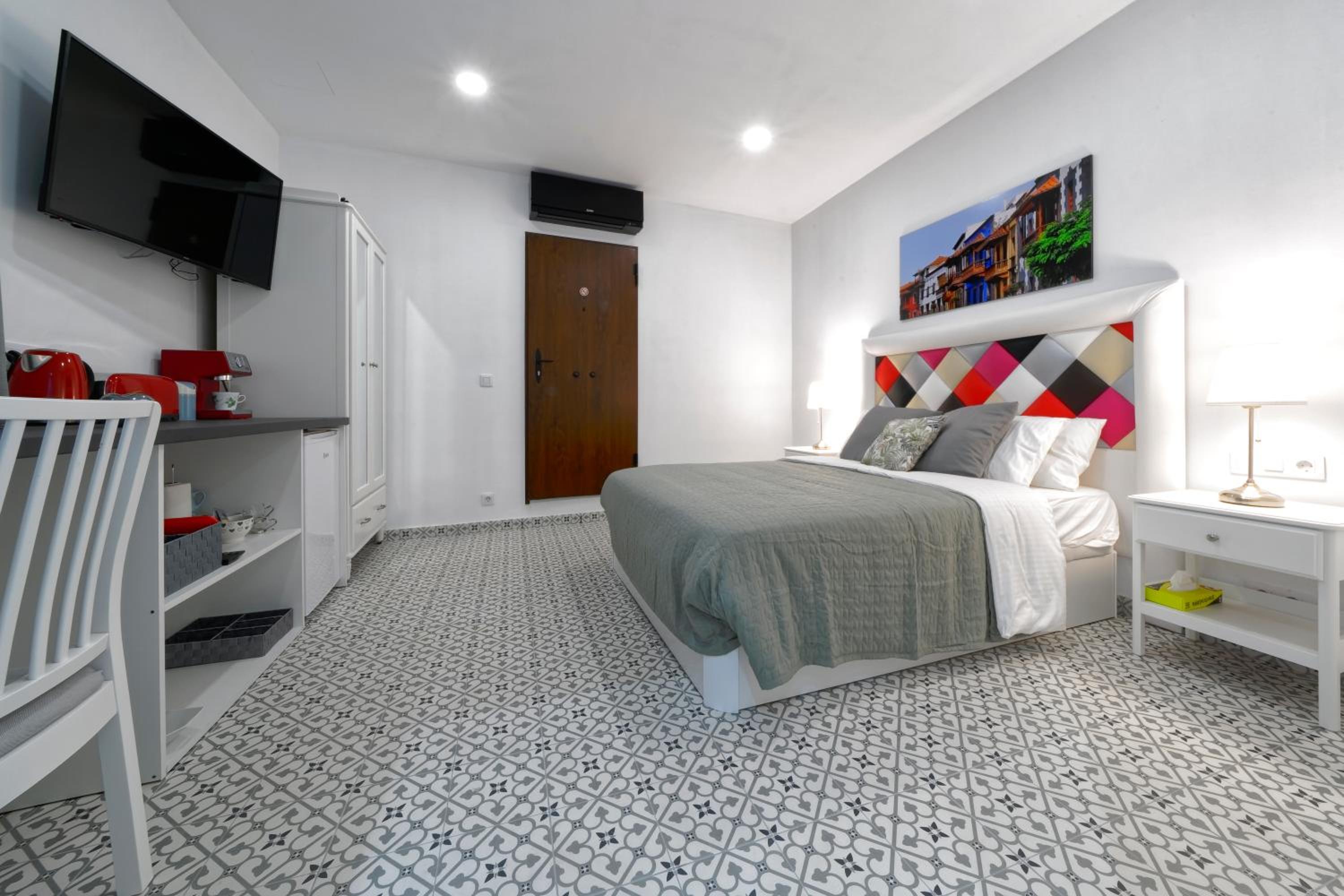 CASA VERDE Comfortable Air-Conditioned Modern Apartments