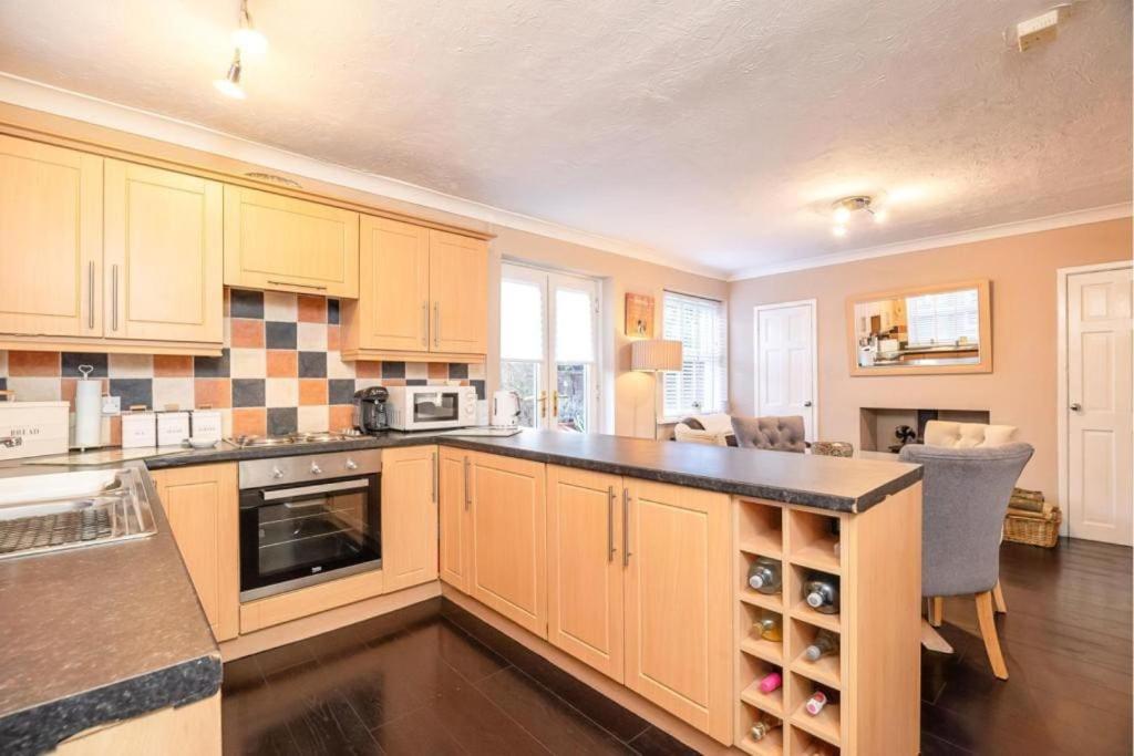 Modern three Bedroom House in great Durham City view 2