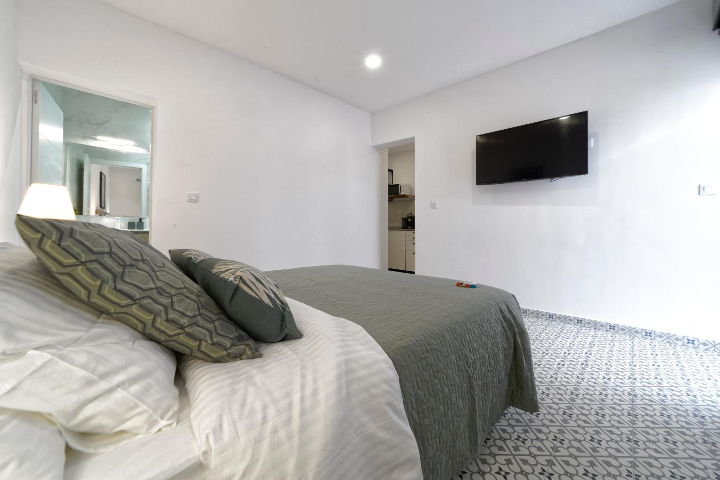 CASA VERDE Comfortable Air-Conditioned Modern Apartments