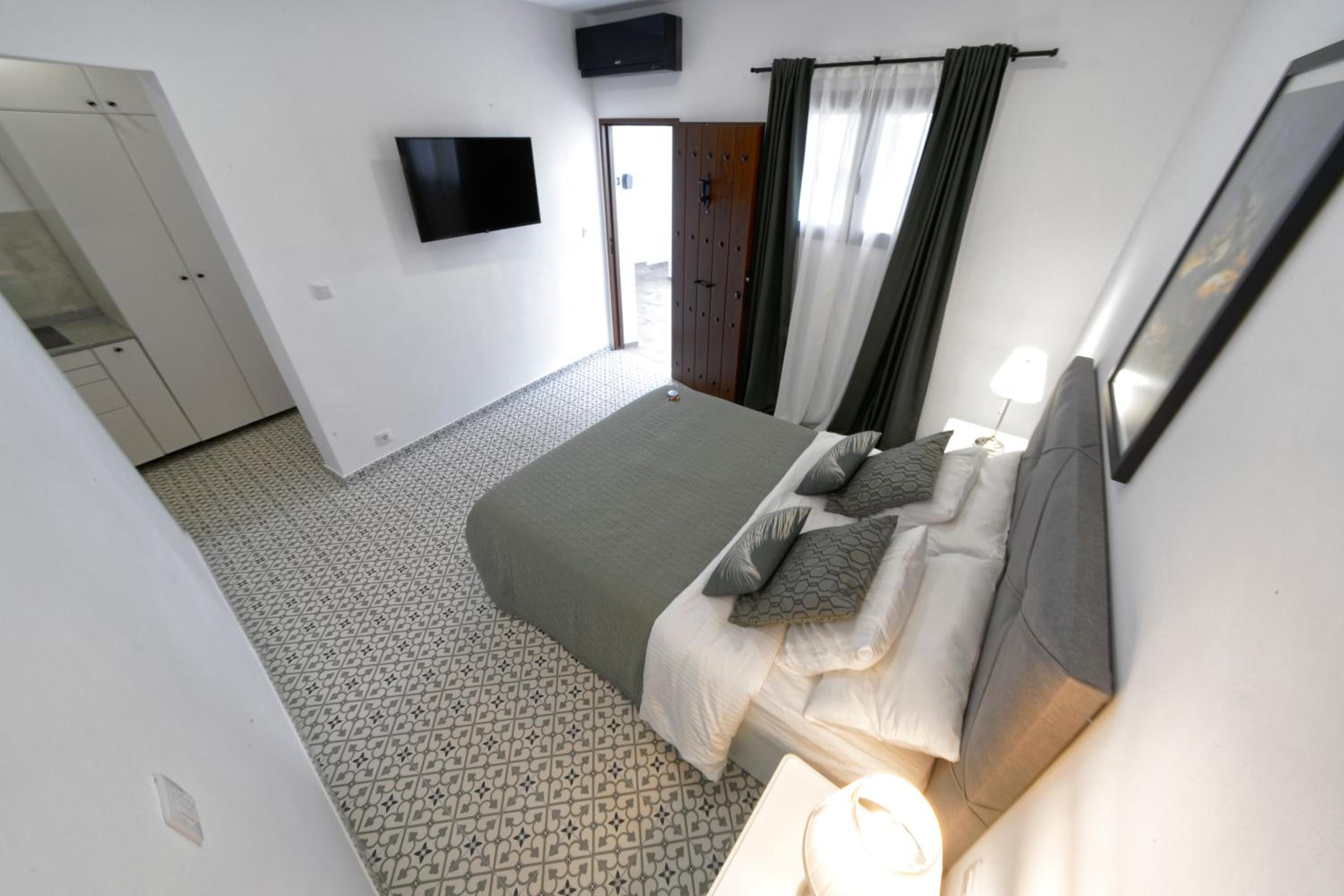 CASA VERDE Comfortable Air-Conditioned Modern Apartments