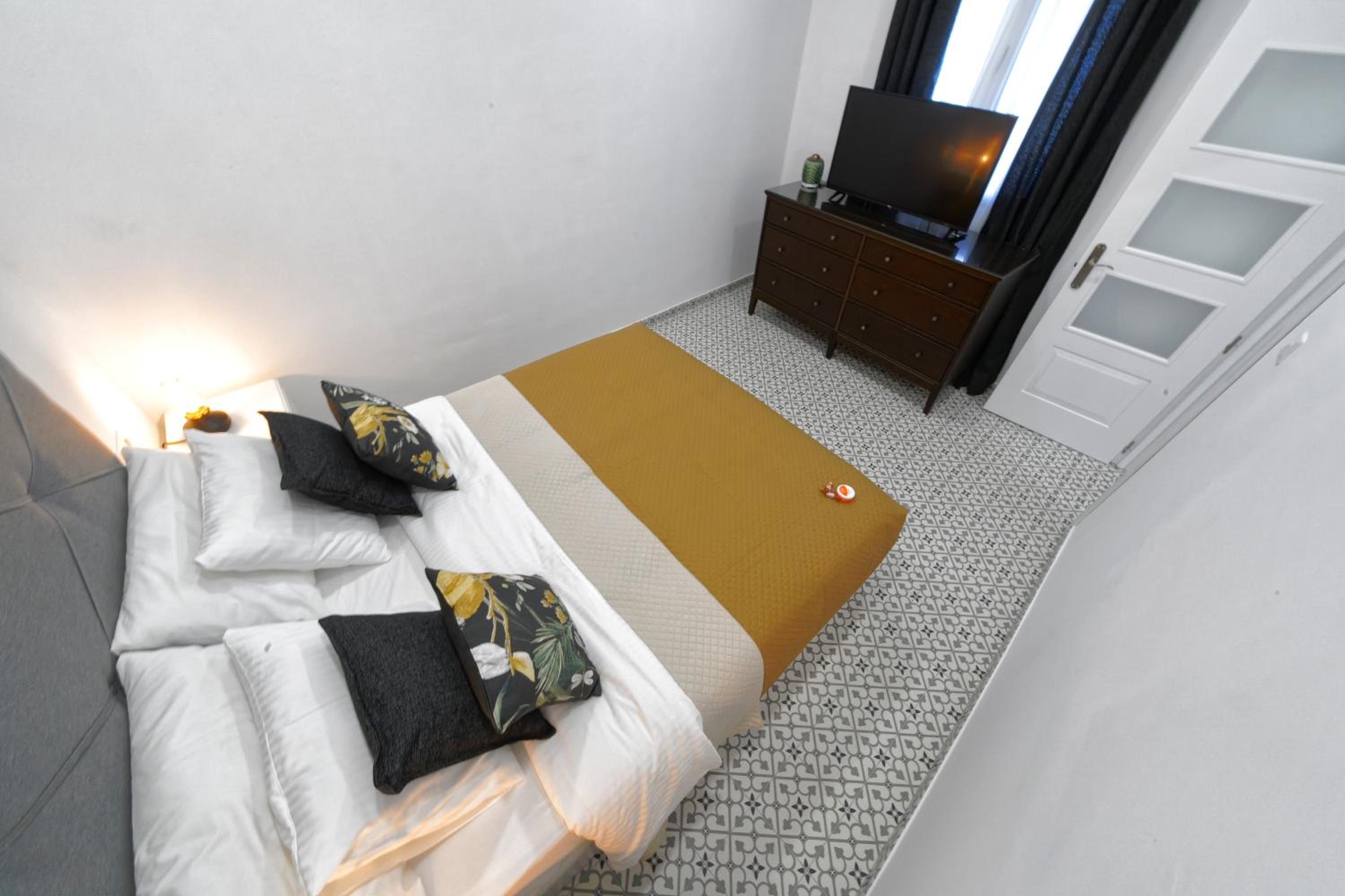 CASA VERDE Comfortable Air-Conditioned Modern Apartments