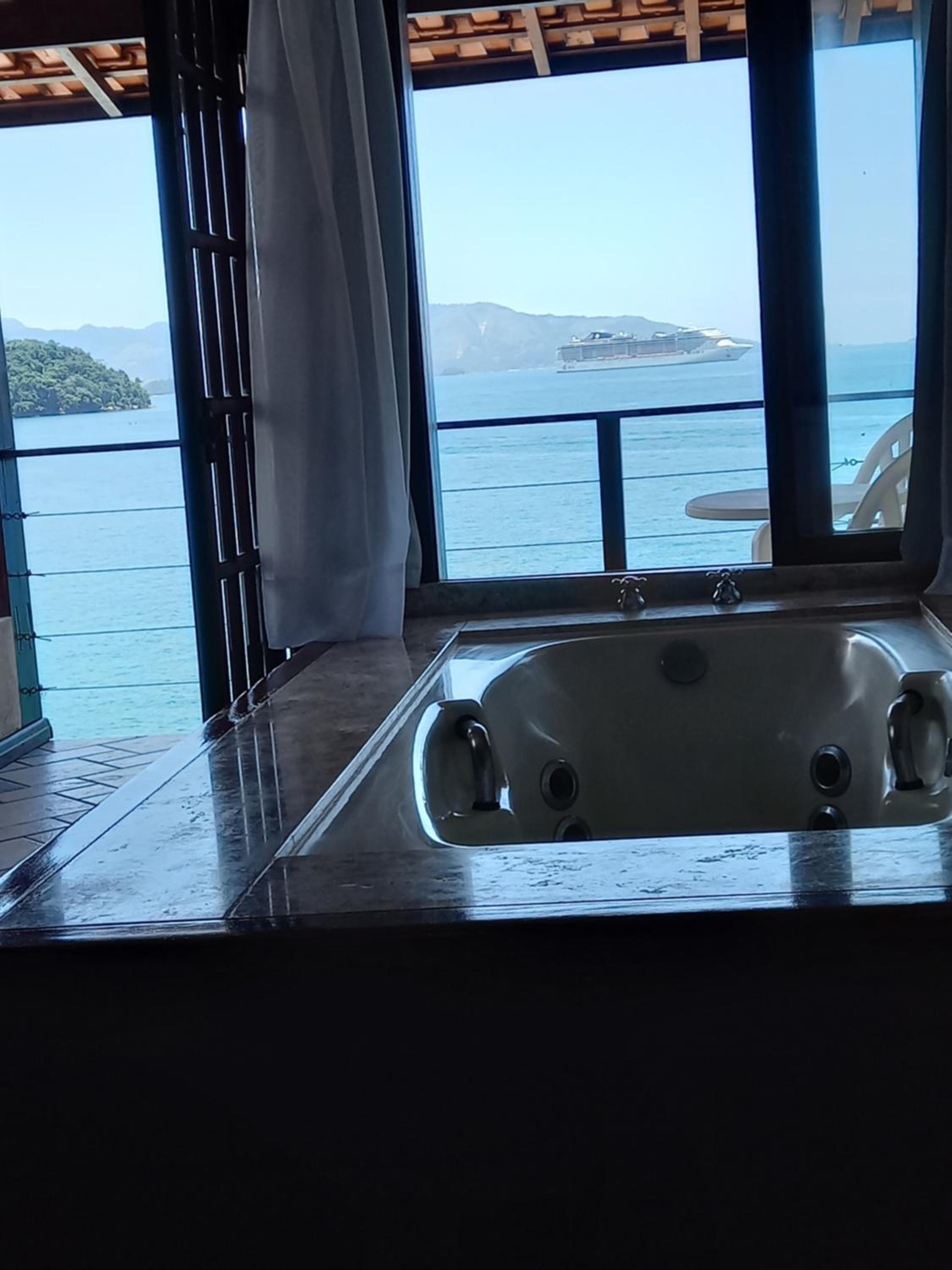 CASA MARAVILHOSA à BEIRA MAR EM ANGRA DOS REIS