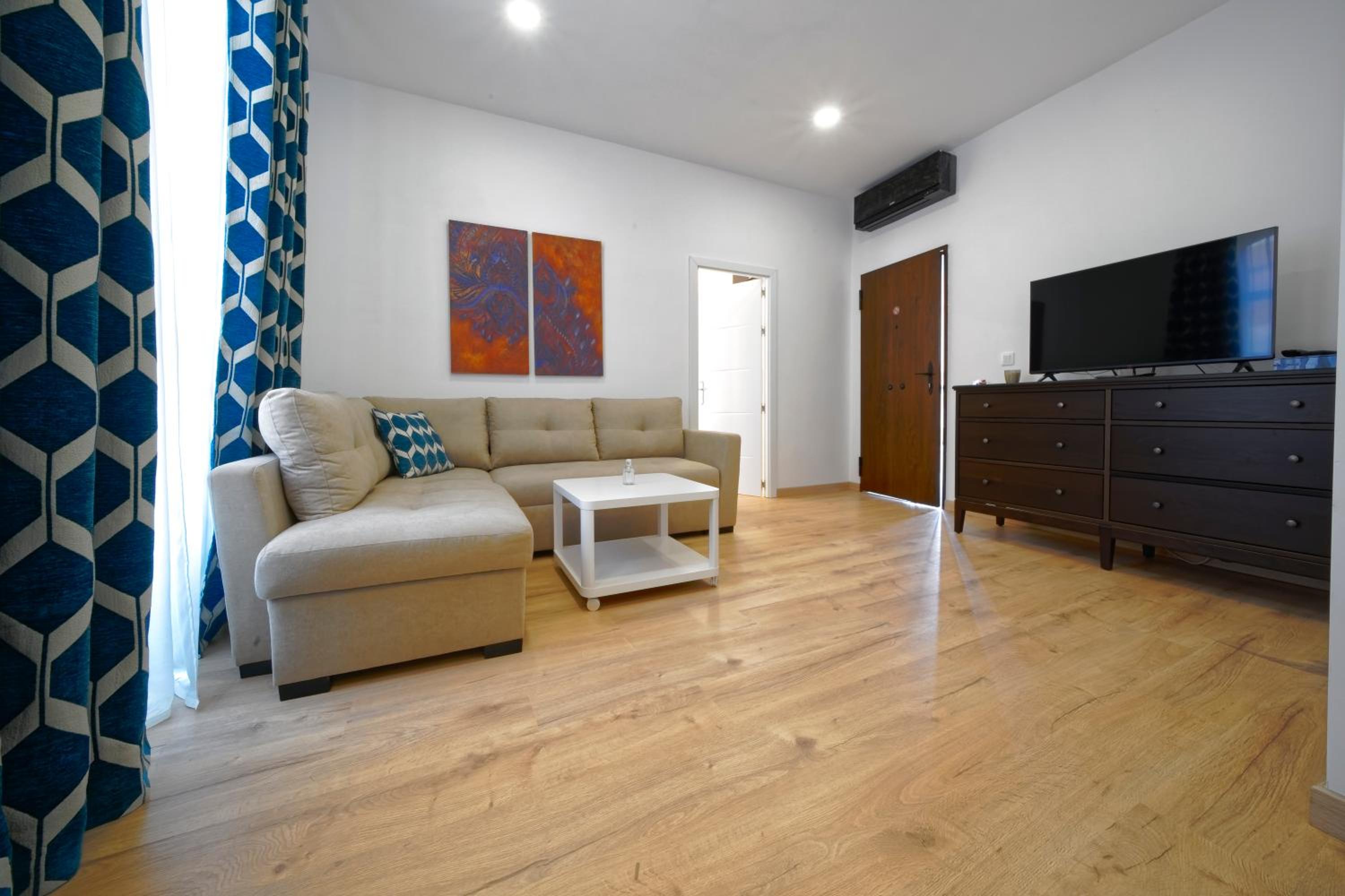 CASA VERDE Comfortable Air-Conditioned Modern Apartments