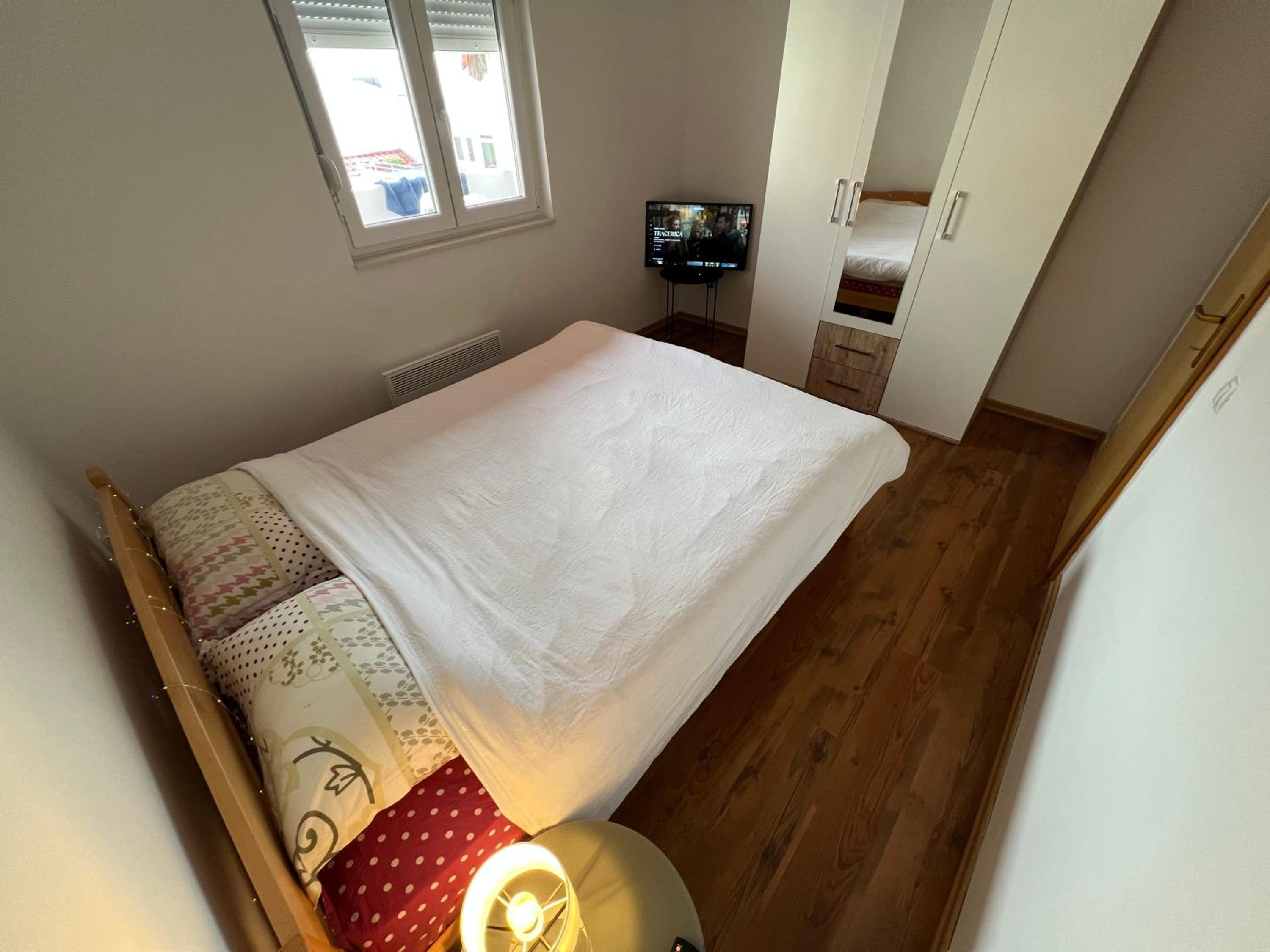 Old Bridge Apartment