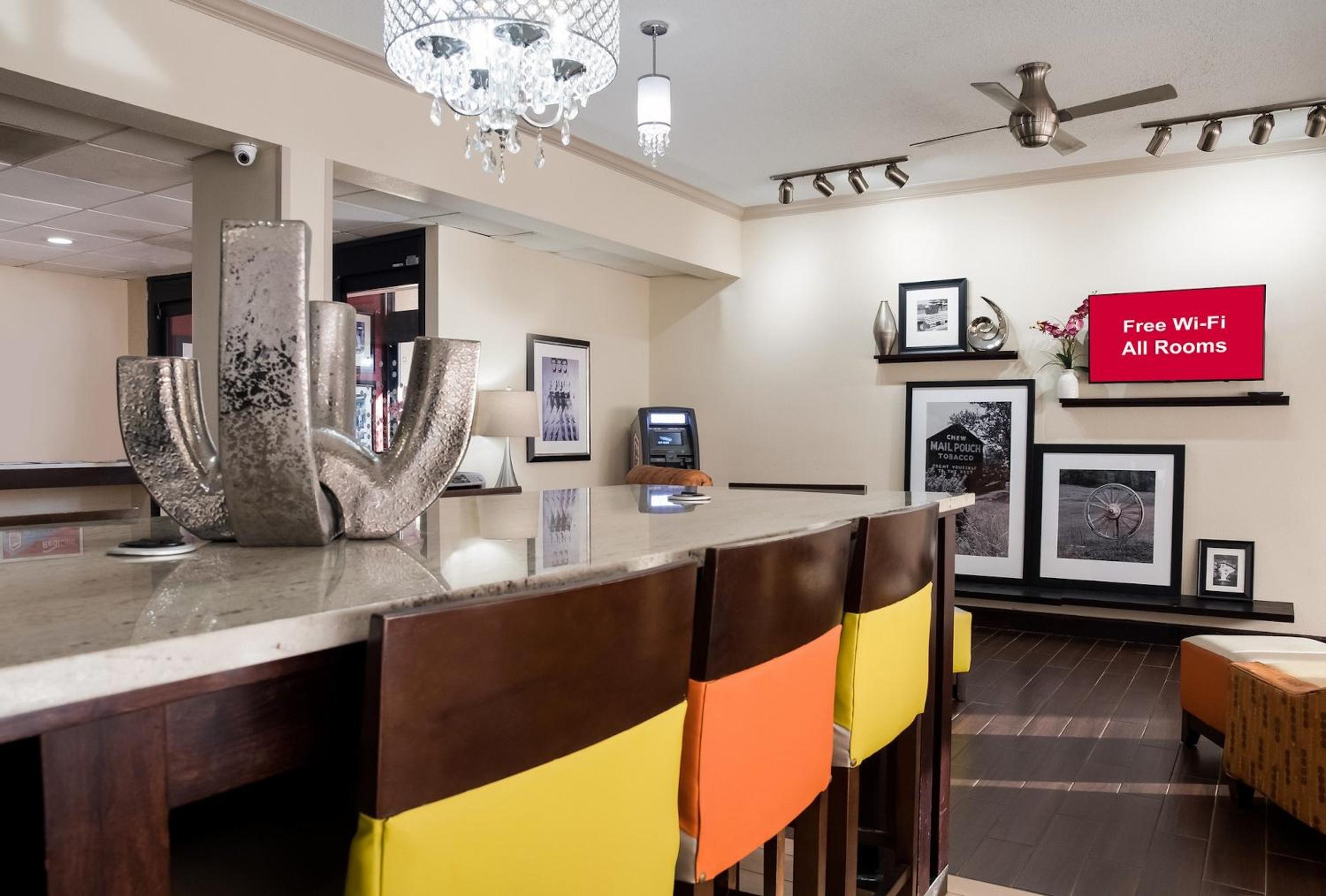 Tupelo Vacations - Red Roof Inn Tupelo - Property Image 25