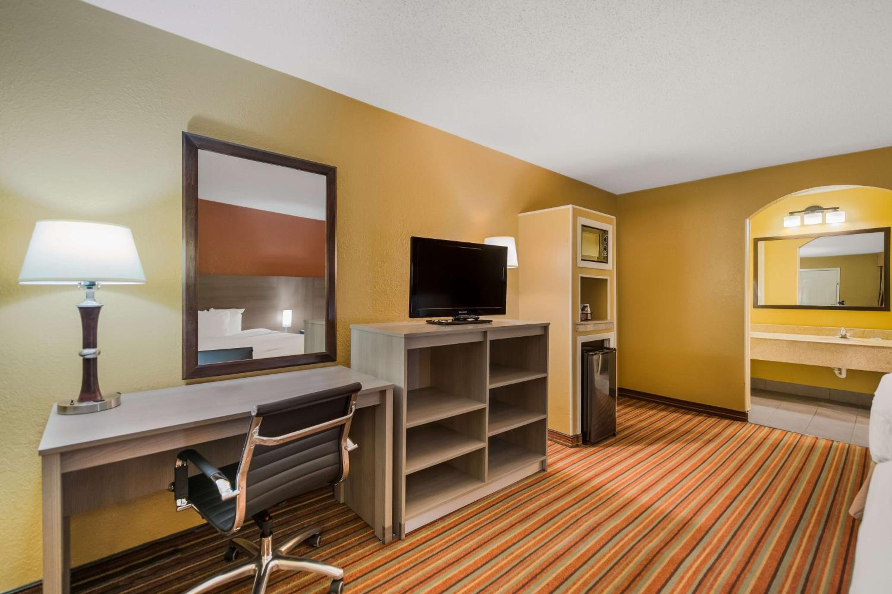Mount Pleasant Vacations - SureStay Hotel by Best Western Mt Pleasant - Property Image 5