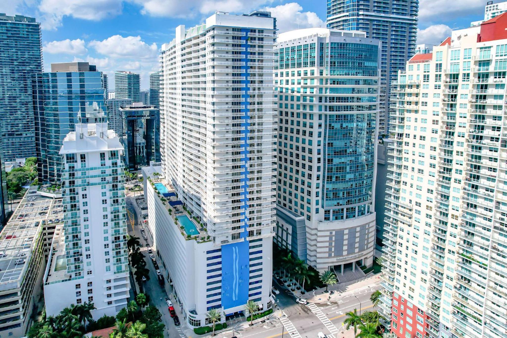 Miami Downtown Brickell spacious 4 Bedrooms 6 Beds