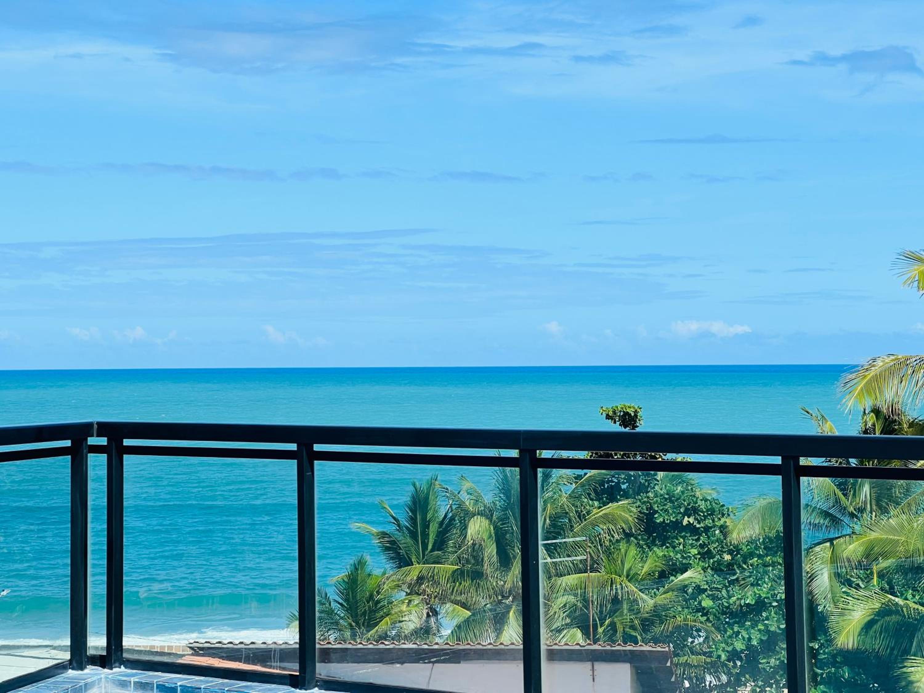 Apartment with incredible views, 10 meters from the beach