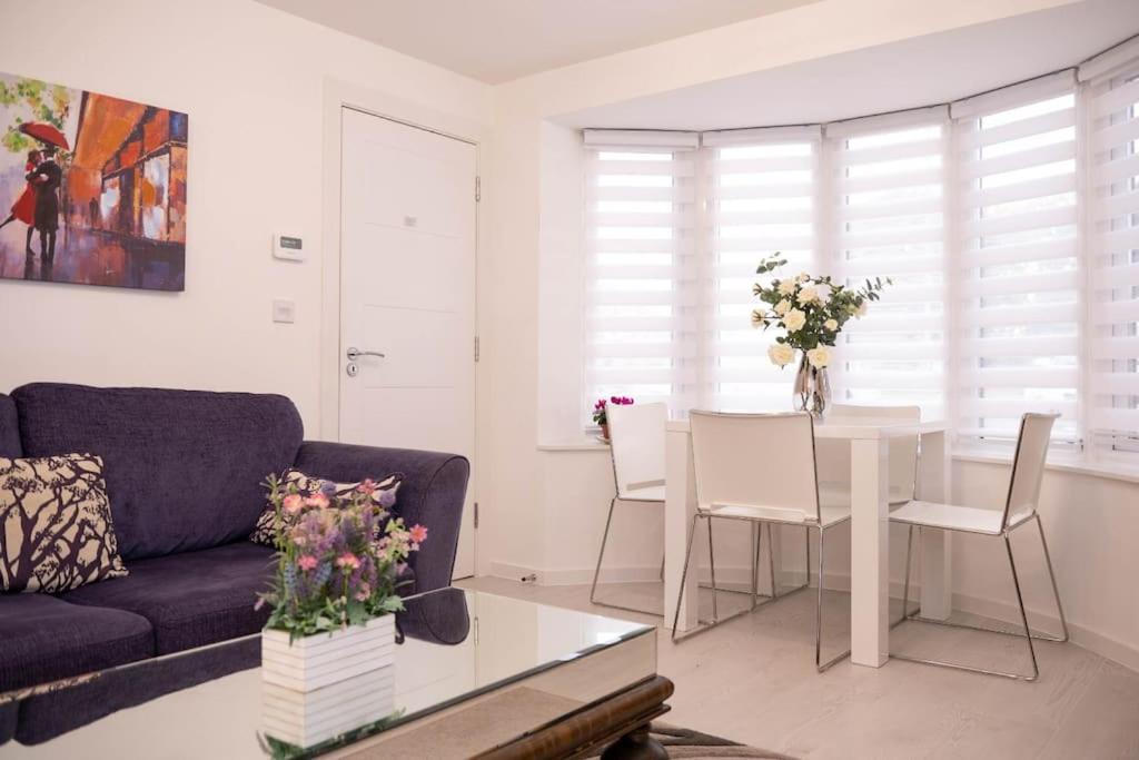 Delightful 2-Bedroom Flat 1, Oxford view 3