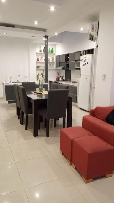 Casa p/6 con garage, jardín y parrilla, totalmente equipada
