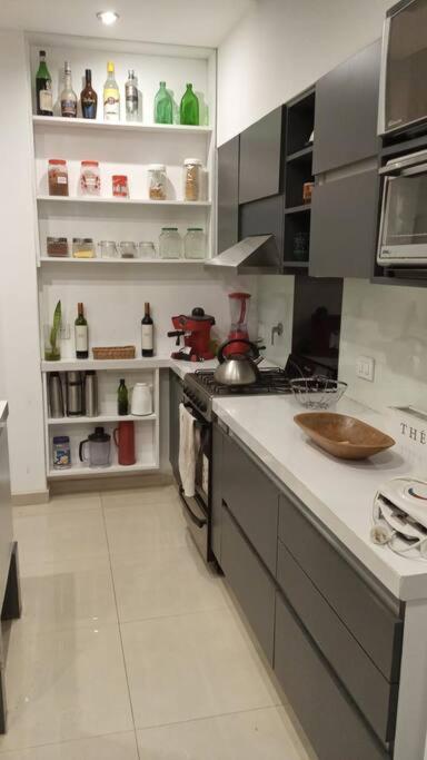 Casa p/6 con garage, jardín y parrilla, totalmente equipada